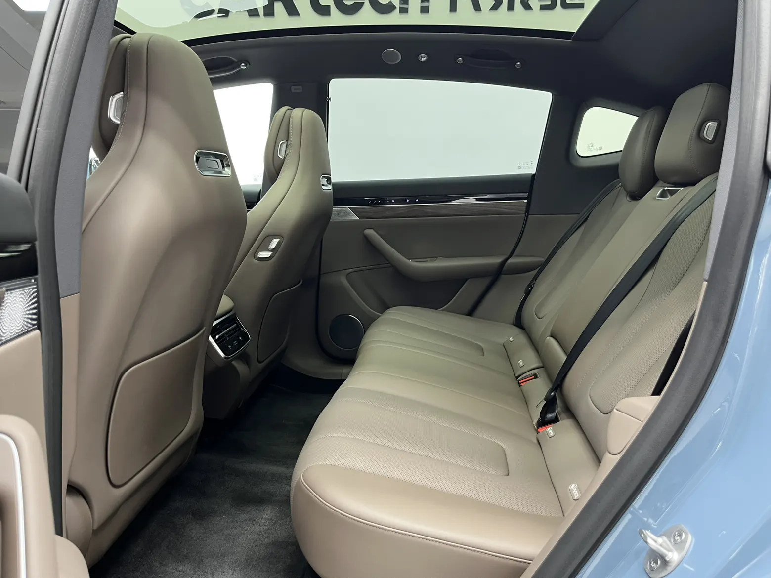 Luxeed R7, 2026 16