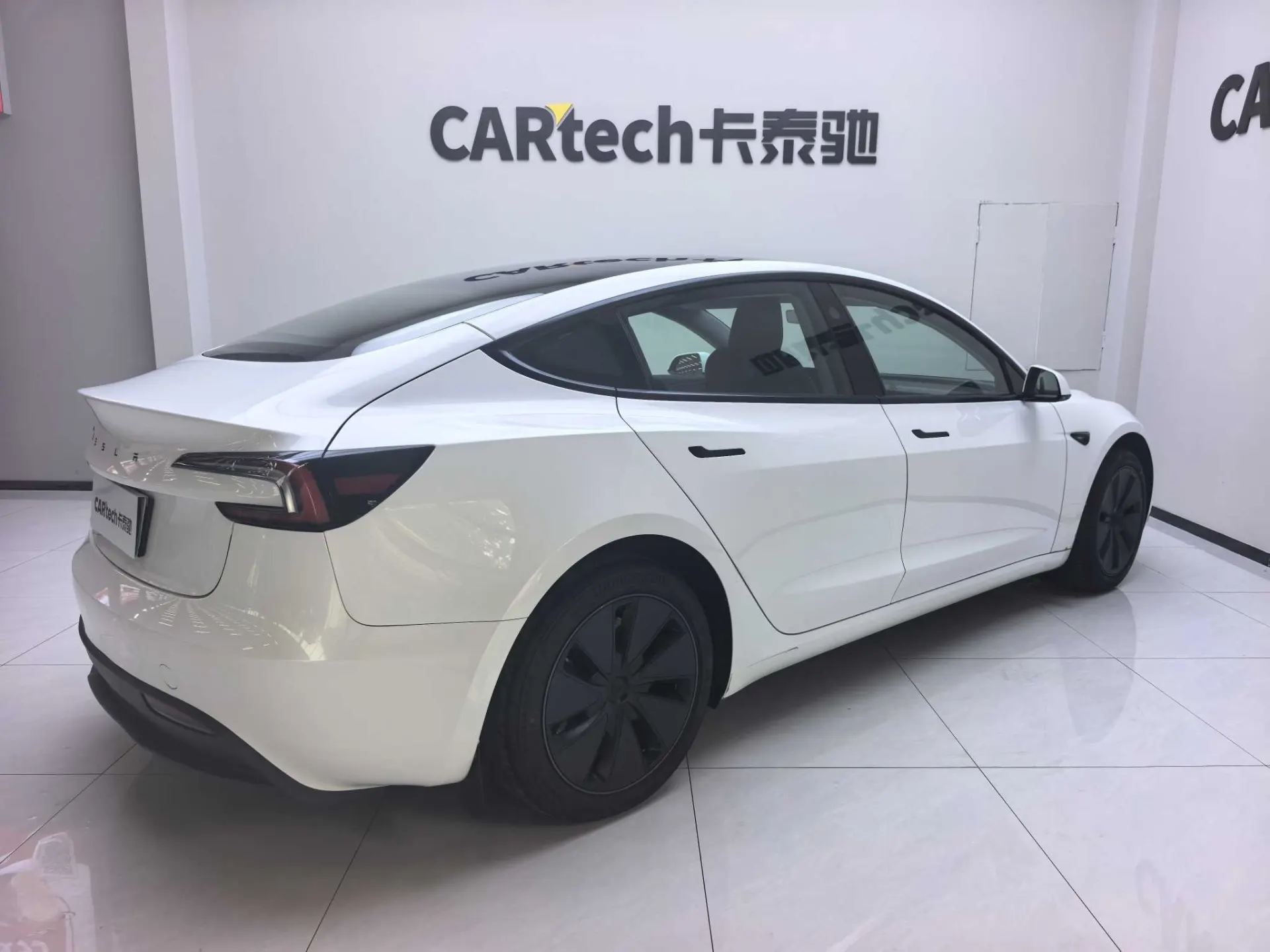 Tesla Model 3, 2025 4
