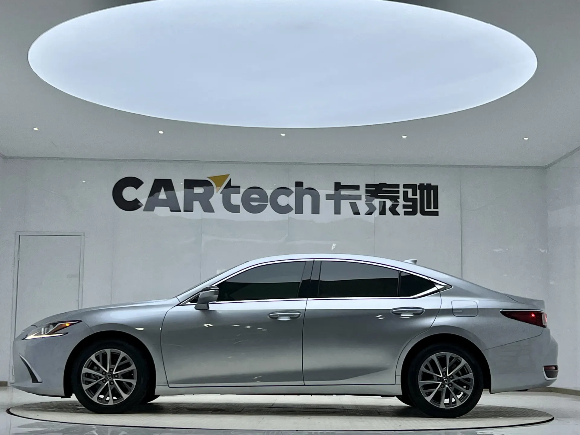 Lexus ES 250, 2023 7
