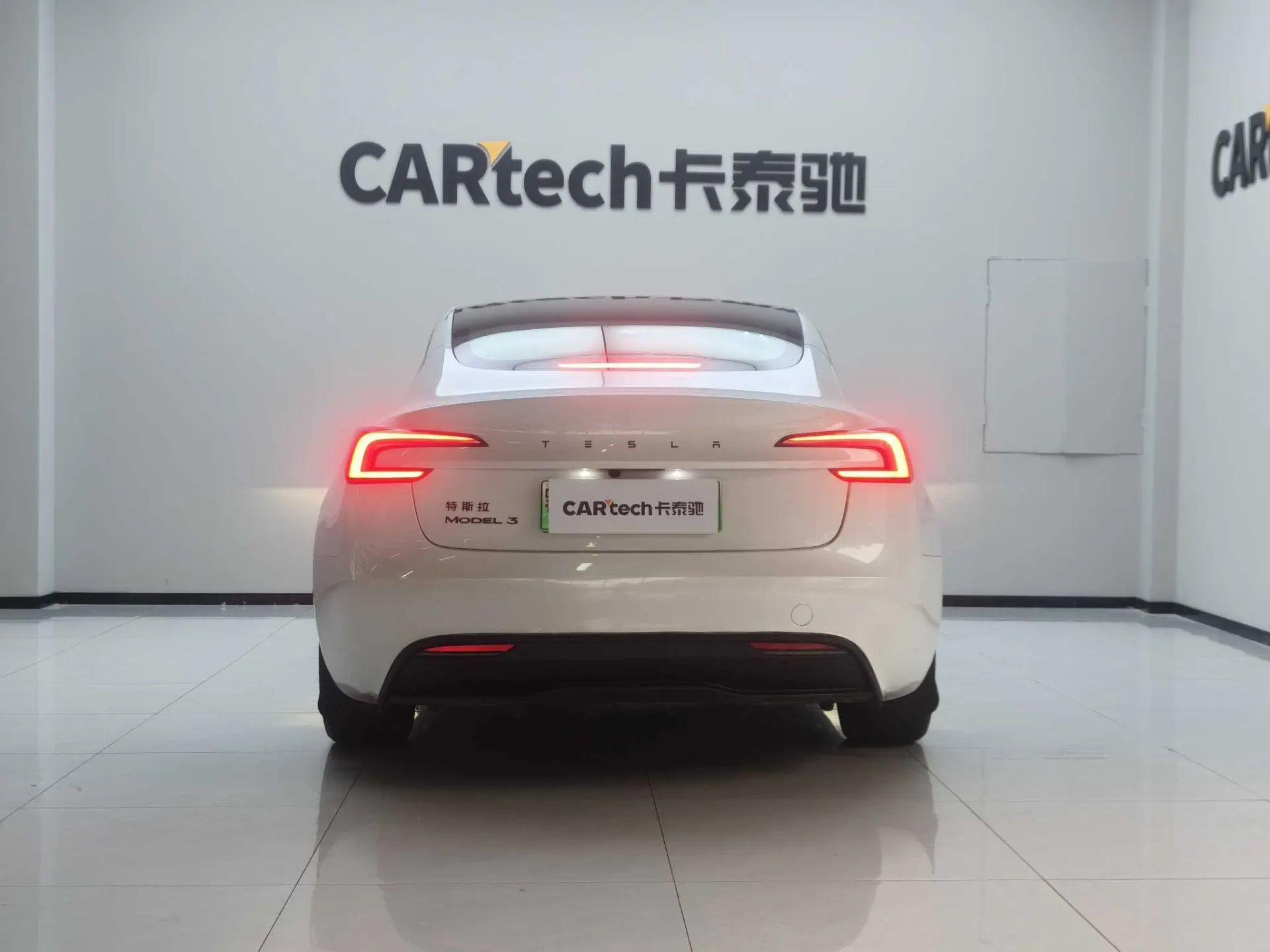 Tesla Model 3, 2025 все фото