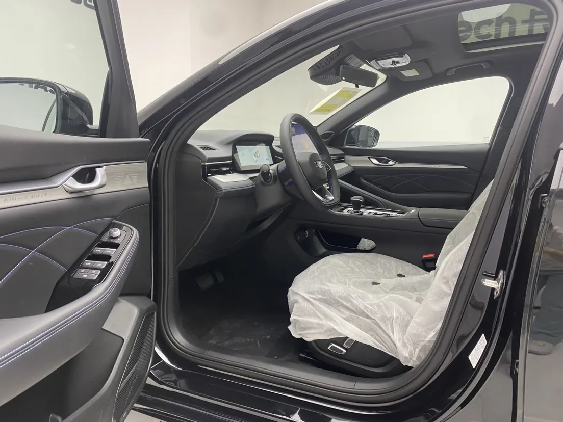 Geely Preface, 2026 18