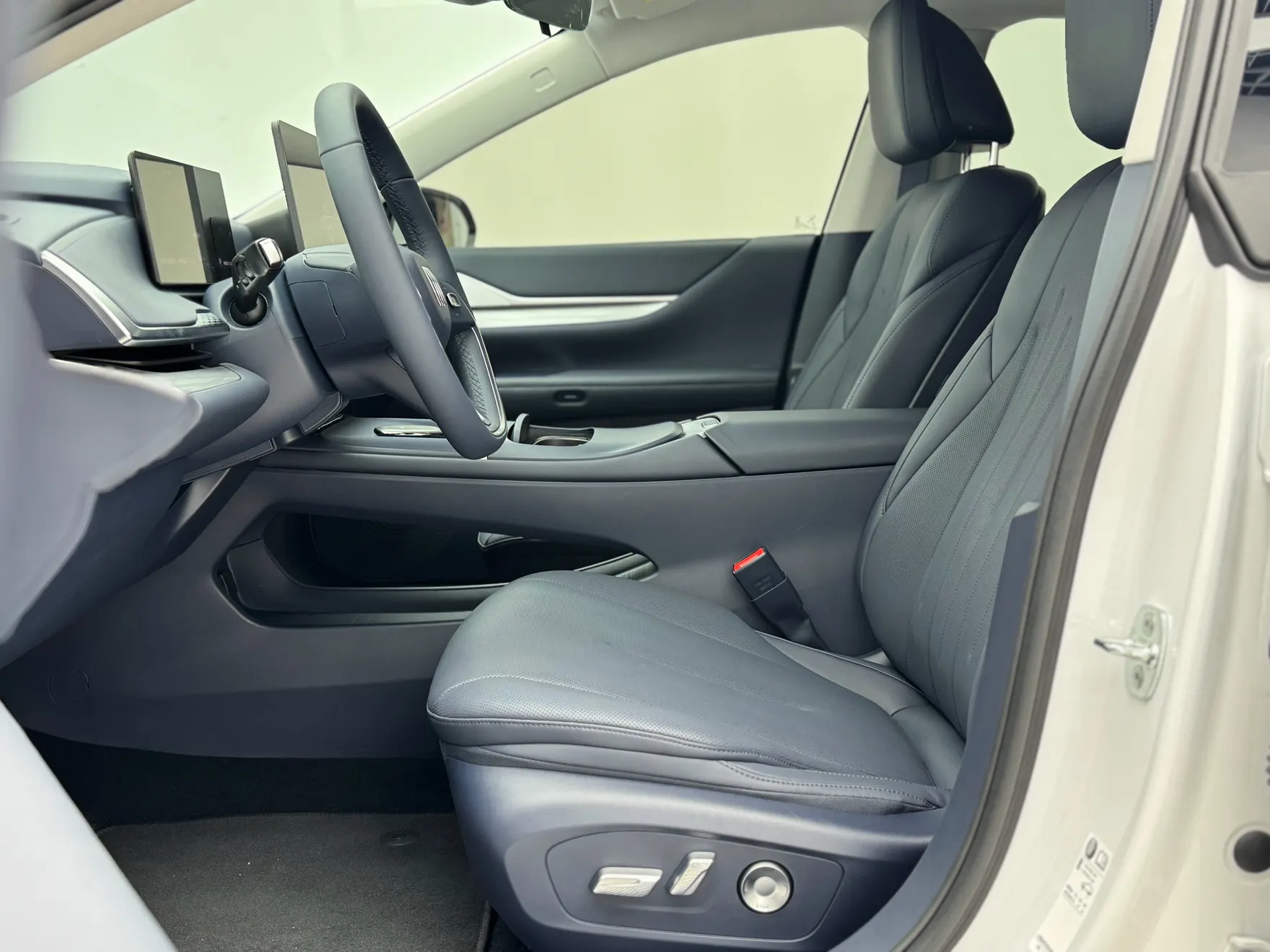 Buick L7, 2025 10