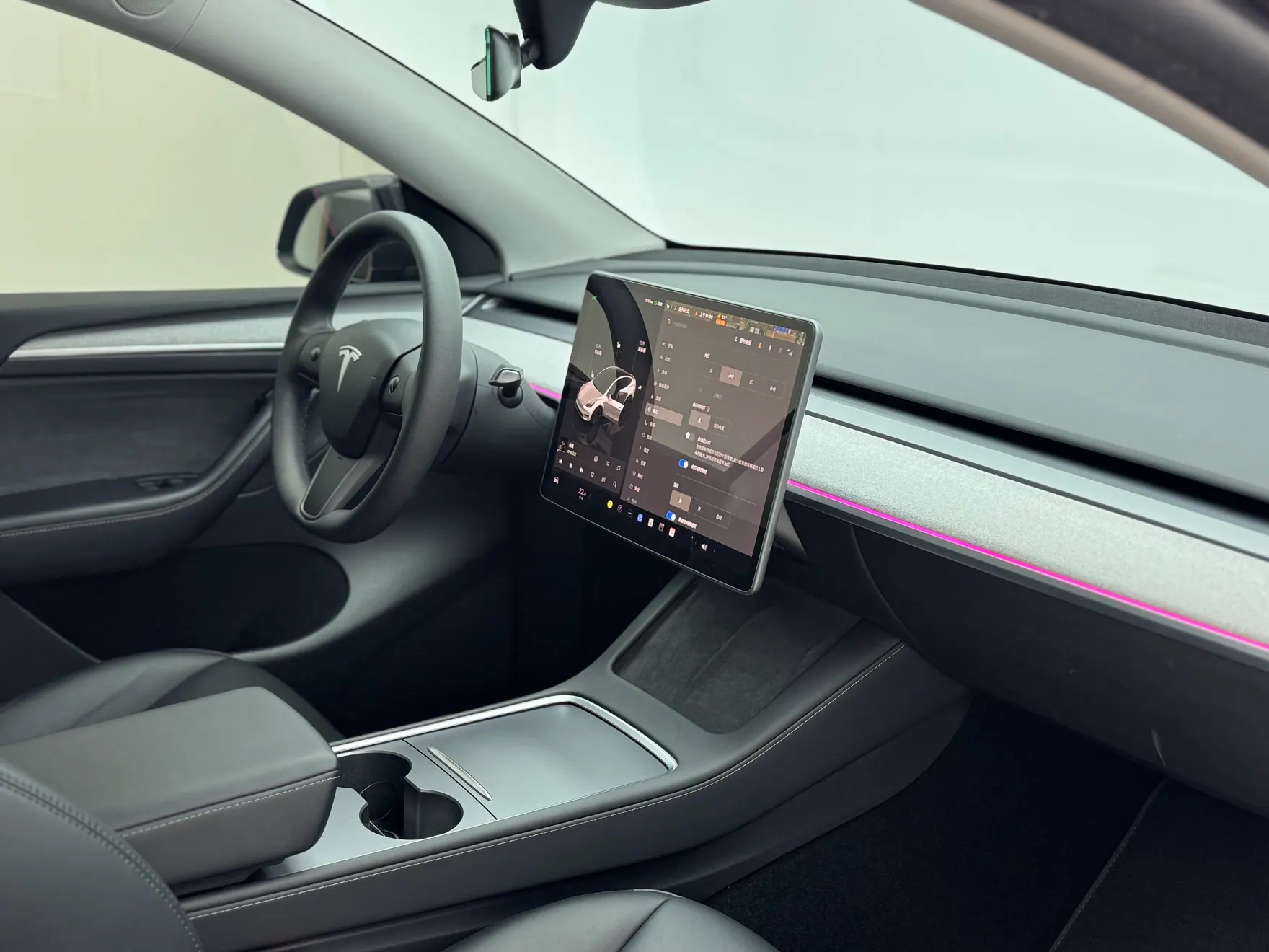 Tesla Model Y, 2024 21