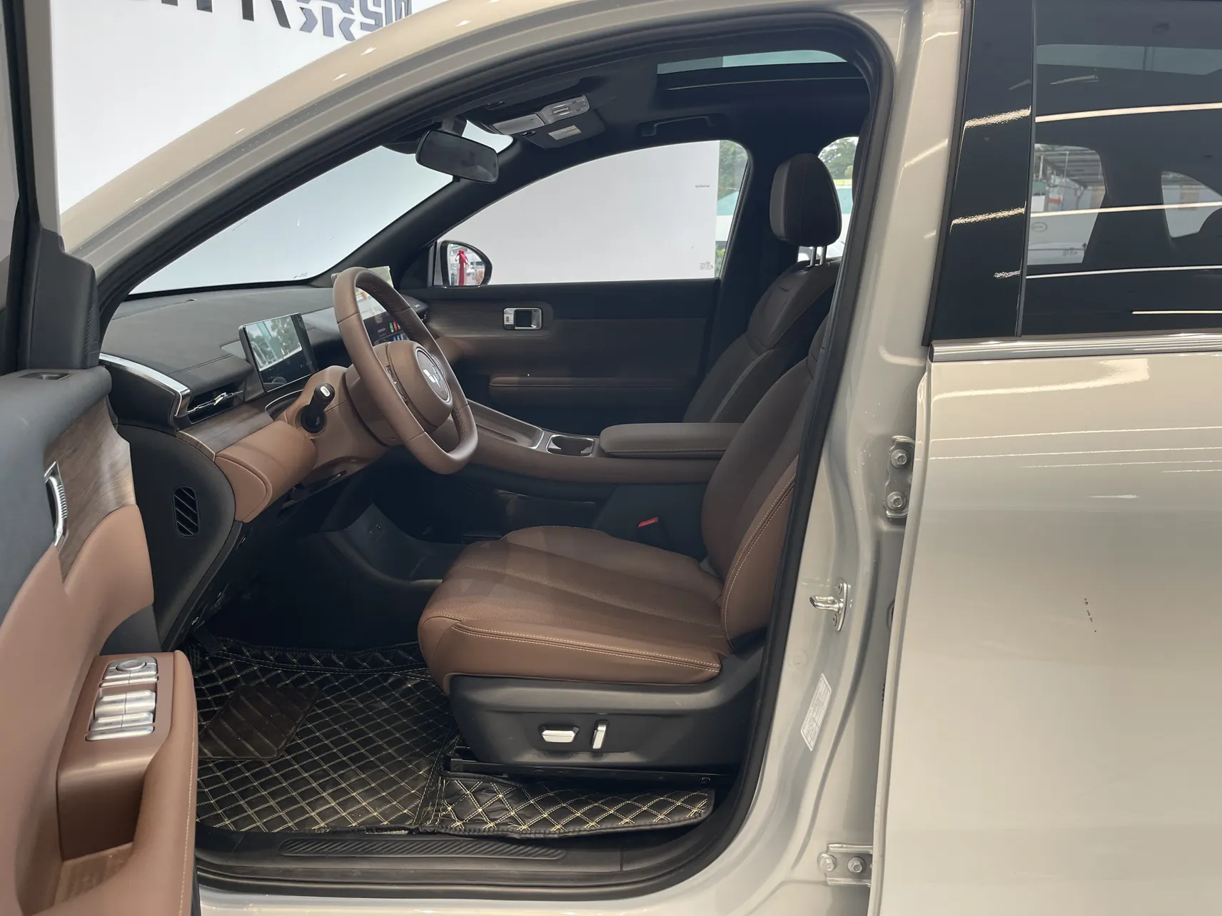 Wuling Starlight, 2024 13