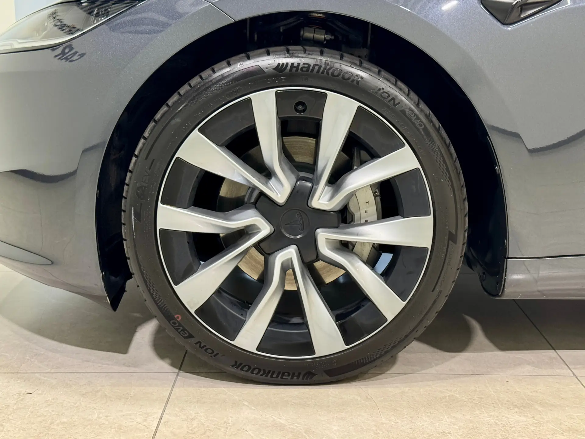 Tesla Model 3, 2024 4