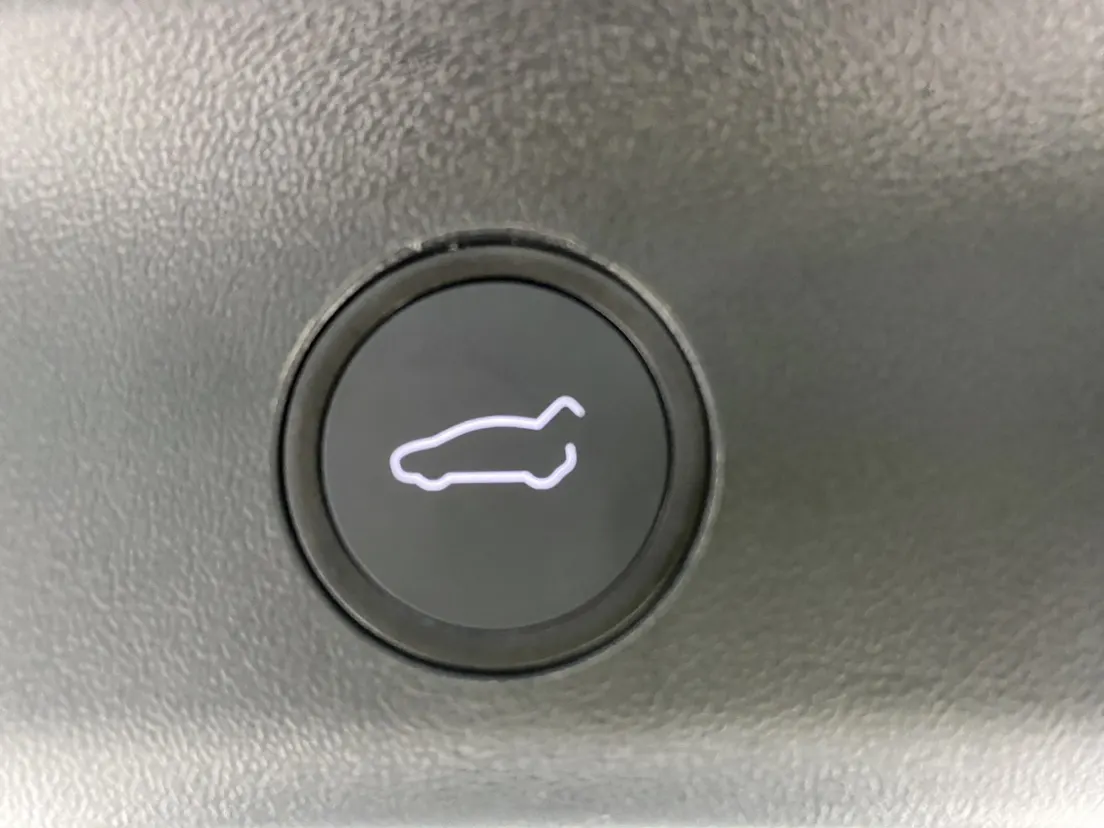 Tesla Model Y, 2023 22
