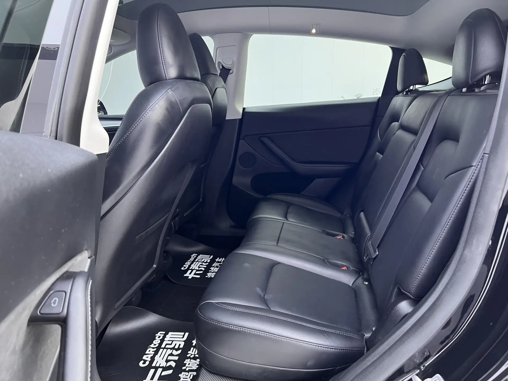 Tesla Model Y, 2023 23
