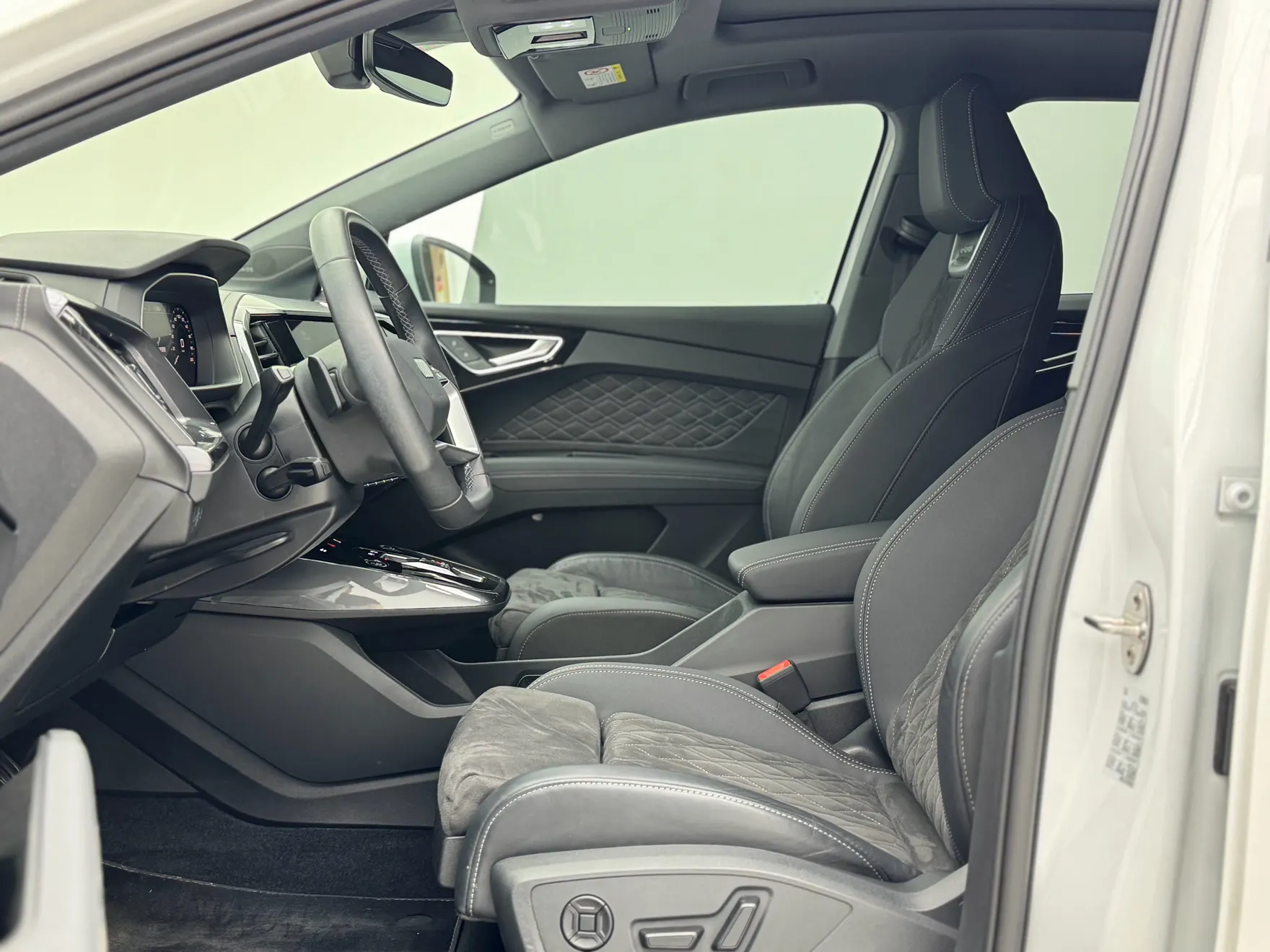 Audi Q4 e-tron, 2024 16