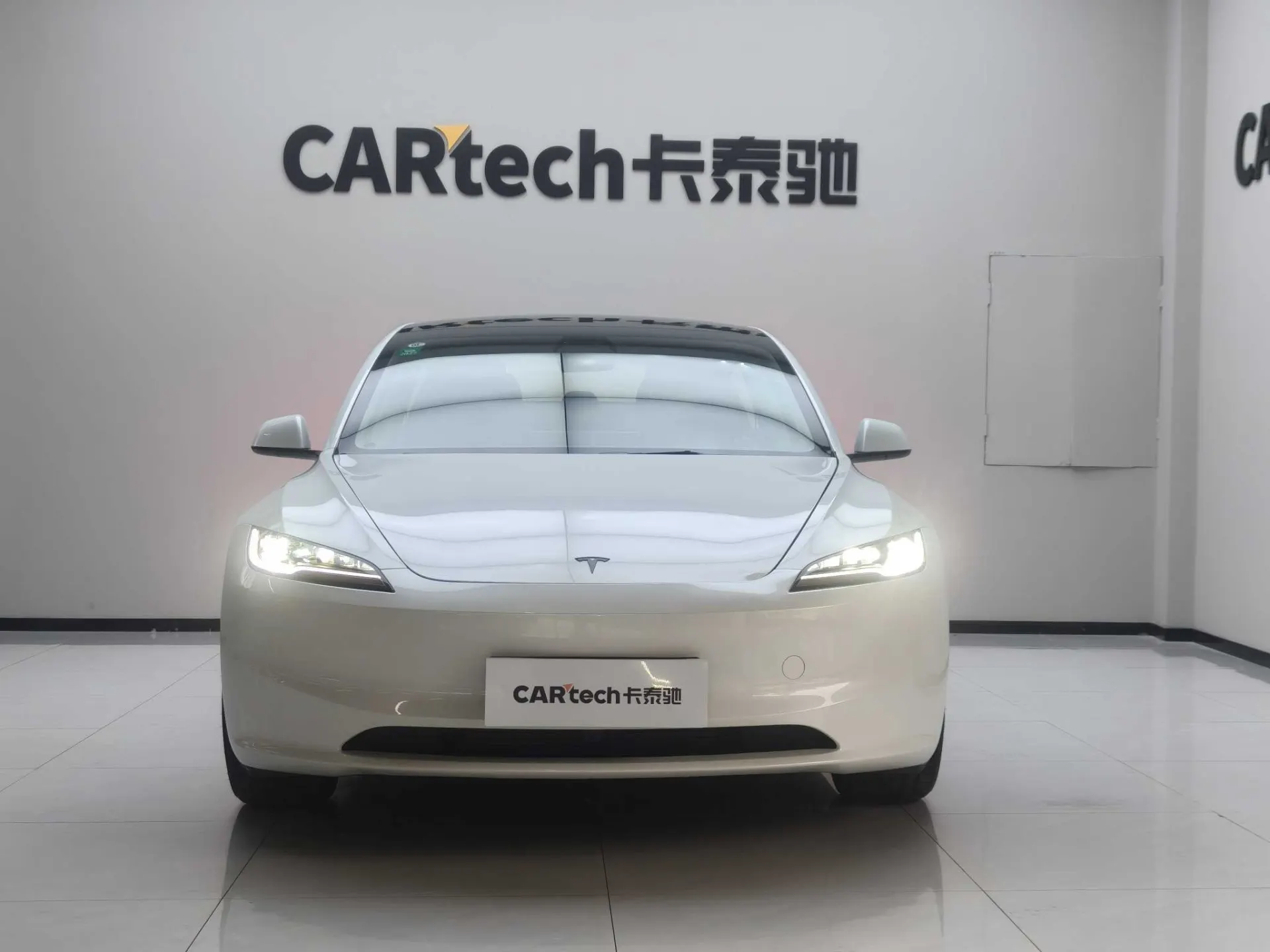 Tesla Model 3, 2025 3