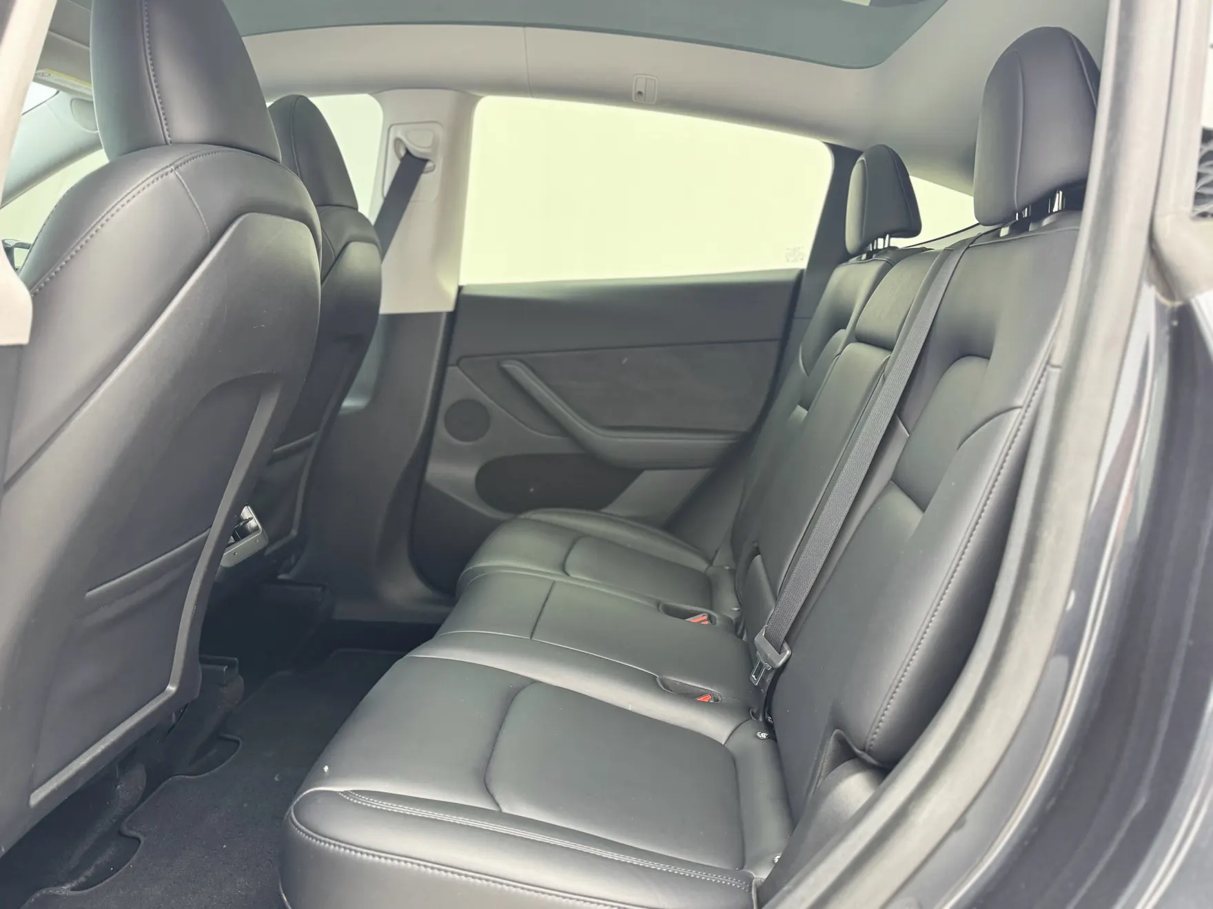 Tesla Model Y, 2024 18