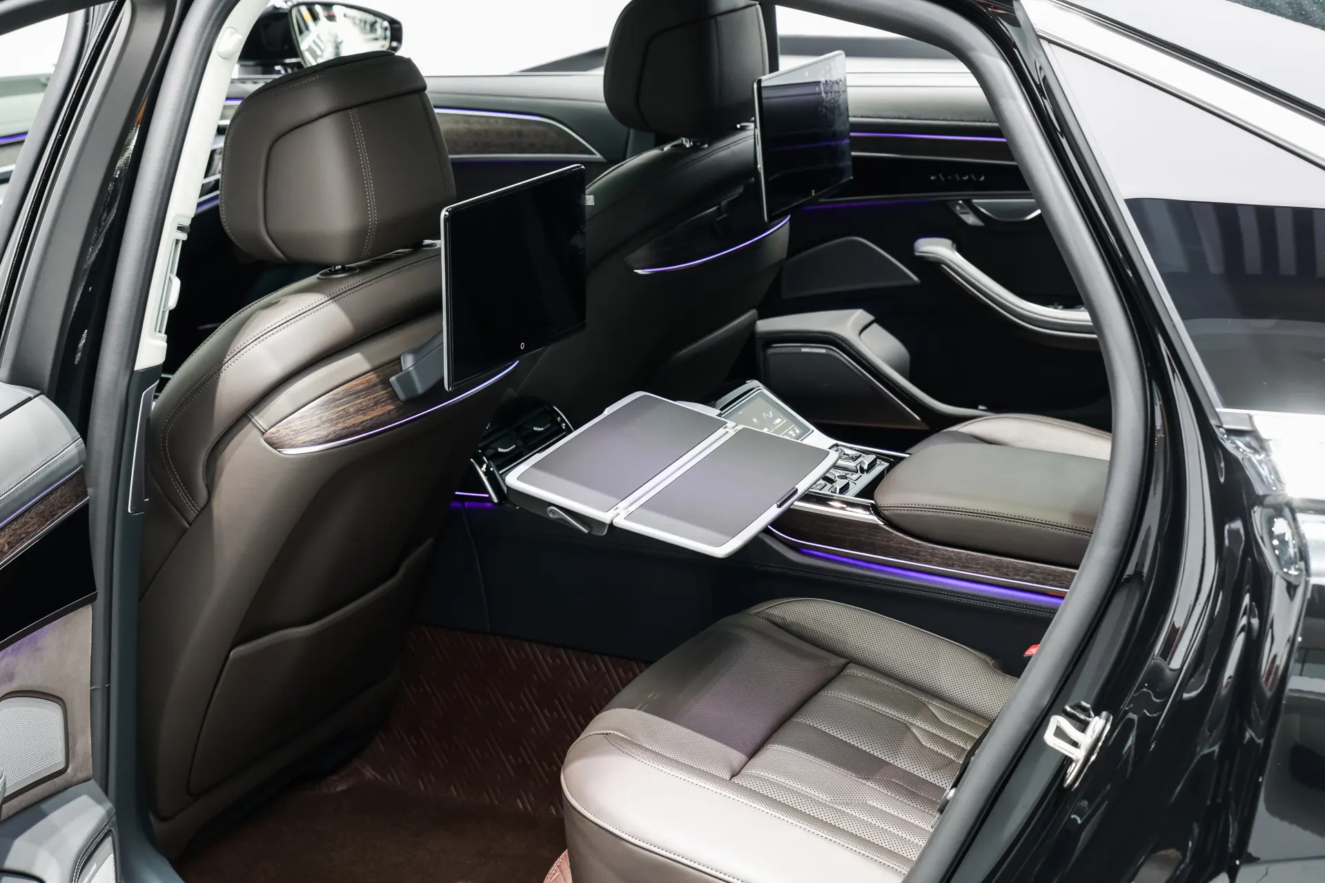Audi A8L 60 TFSI, 2022 19