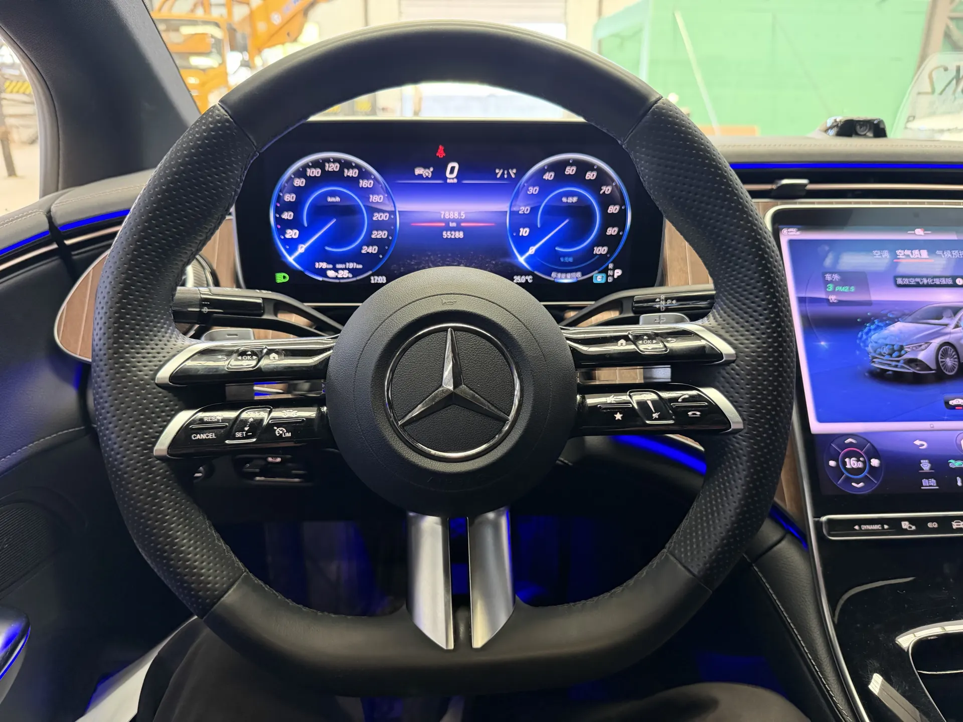 Mercedes-Benz EQE, 2023 9