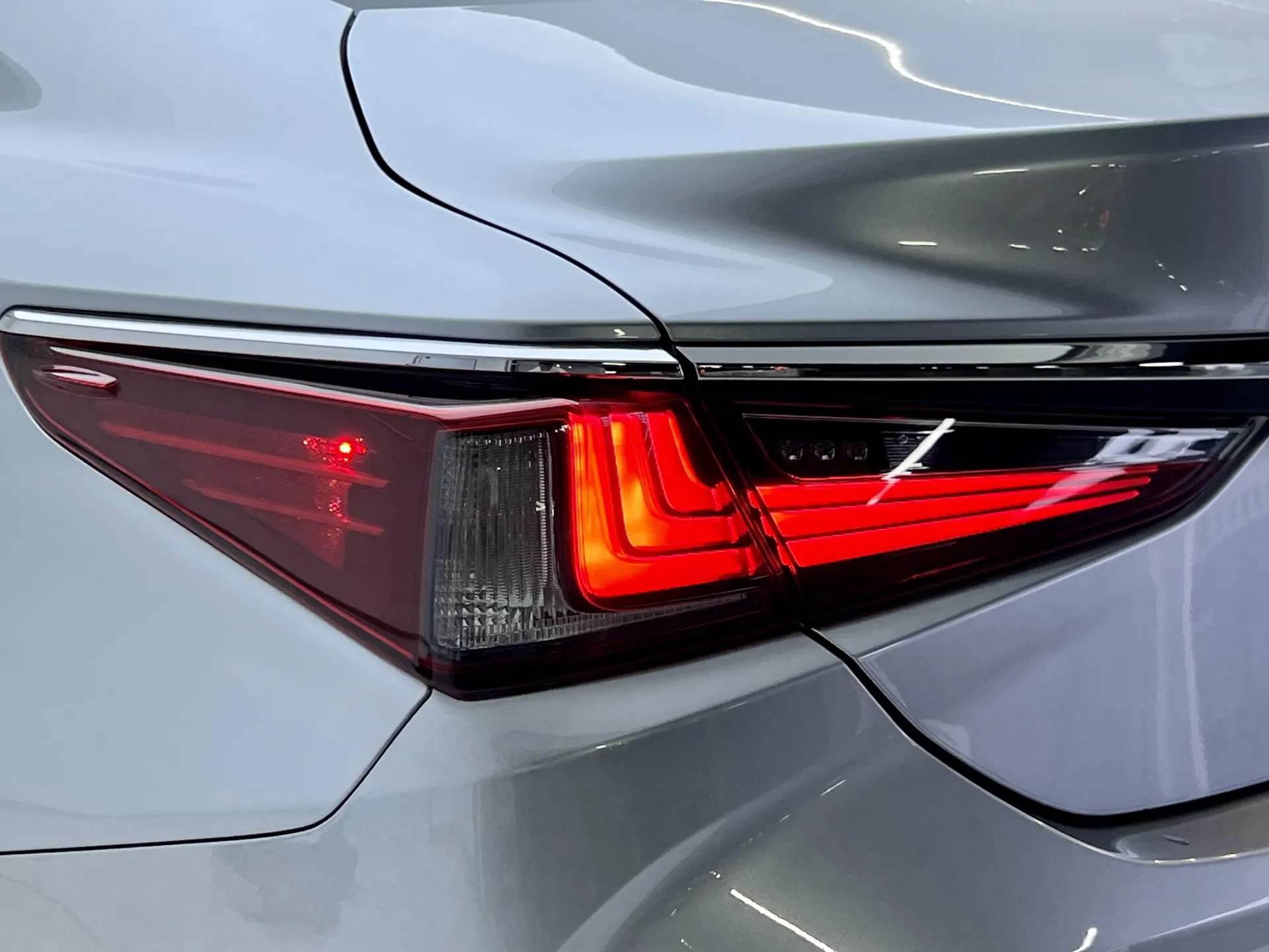 Lexus ES 250, 2023 9