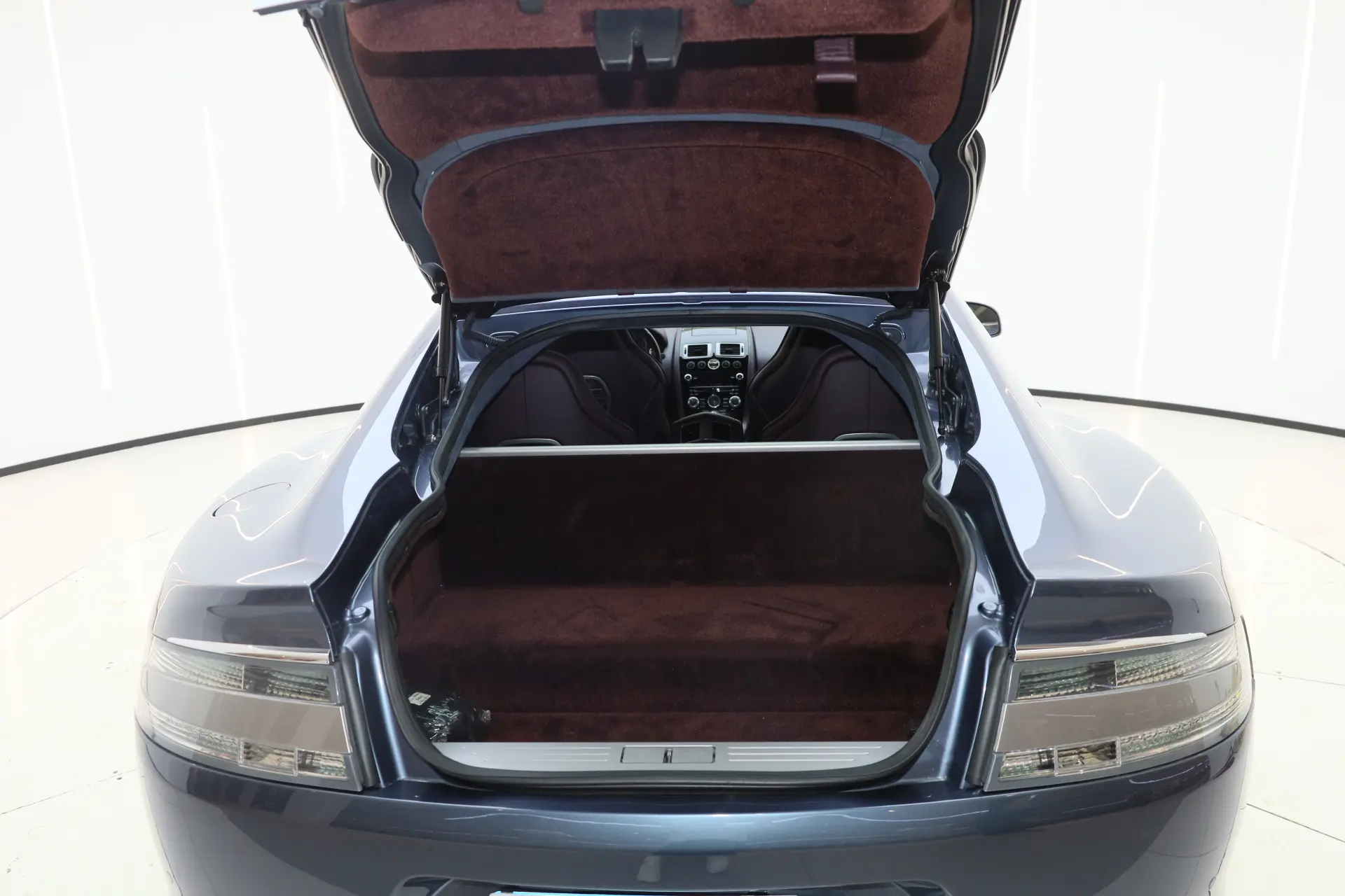 Aston Martin Rapide, 2013 12