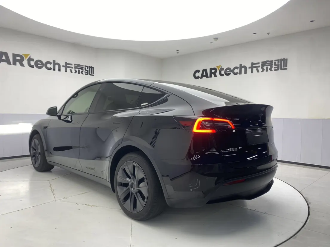 Tesla Model Y, 2023 7
