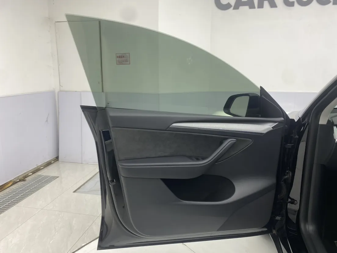 Tesla Model Y, 2023 16
