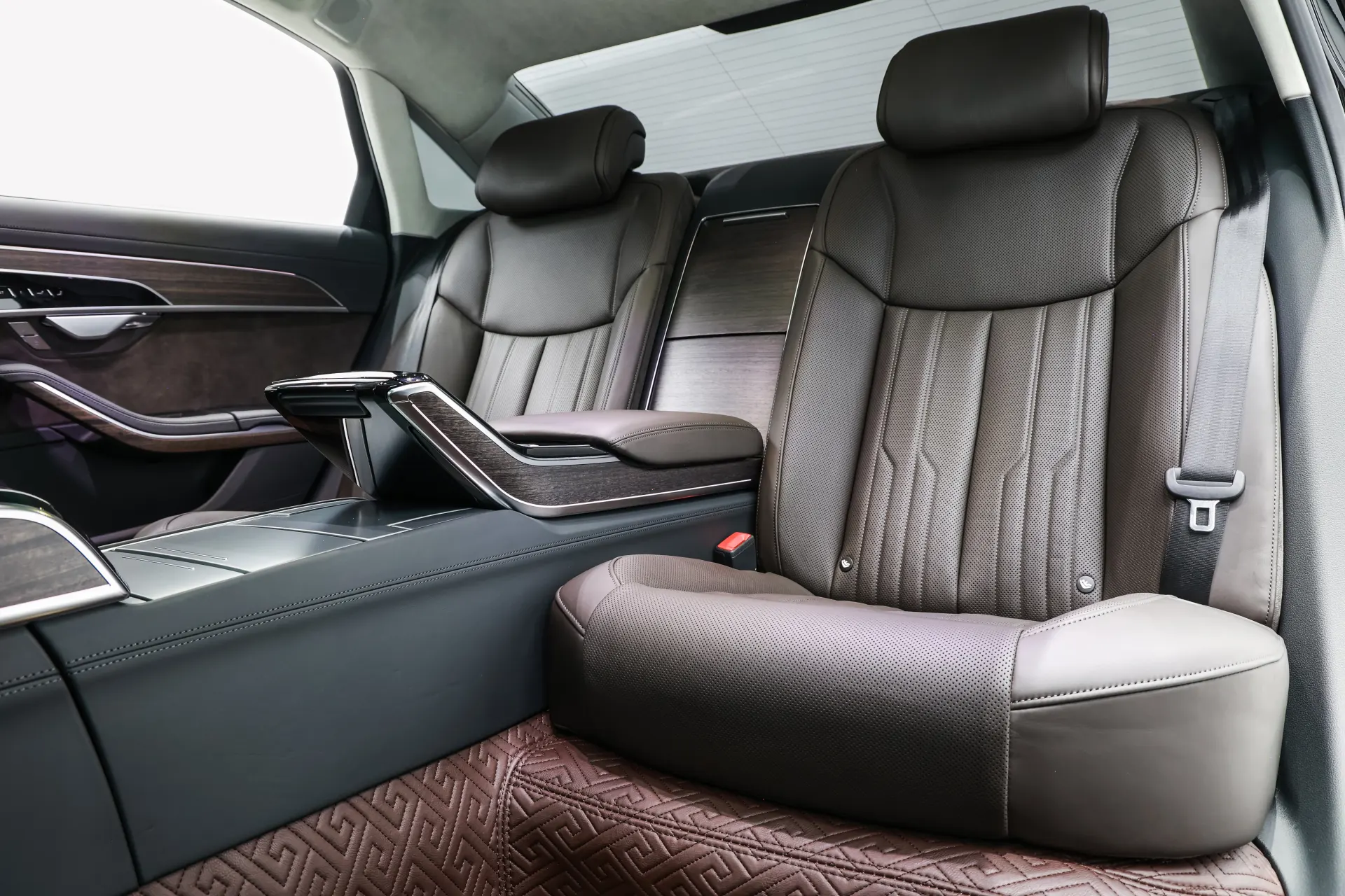 Audi A8L 60 TFSI, 2022 27