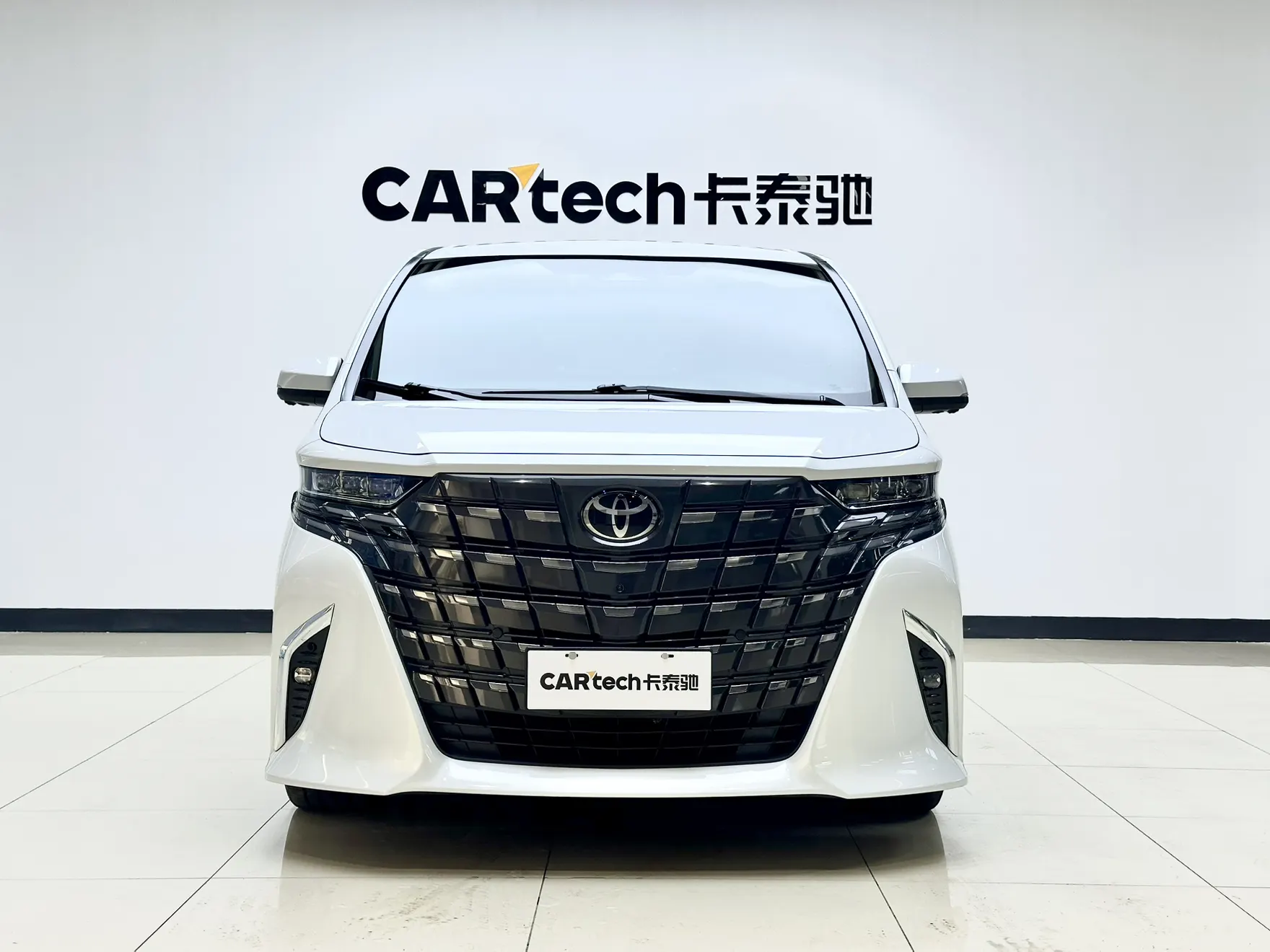 Toyota Alphard, 2025 2