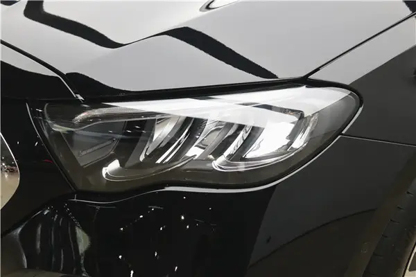 Mercedes-Benz E 300 L, 2026 28