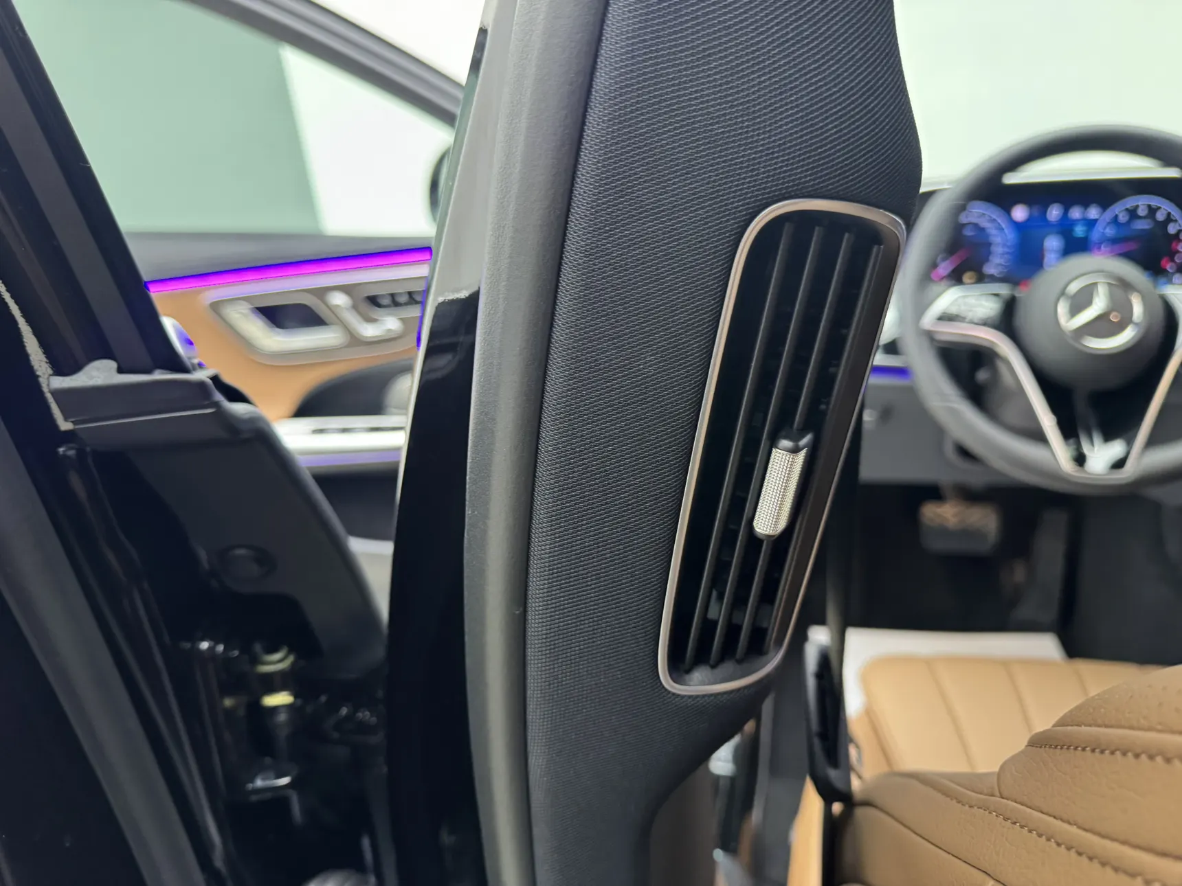 Mercedes-Benz E 300 L, 2025 19