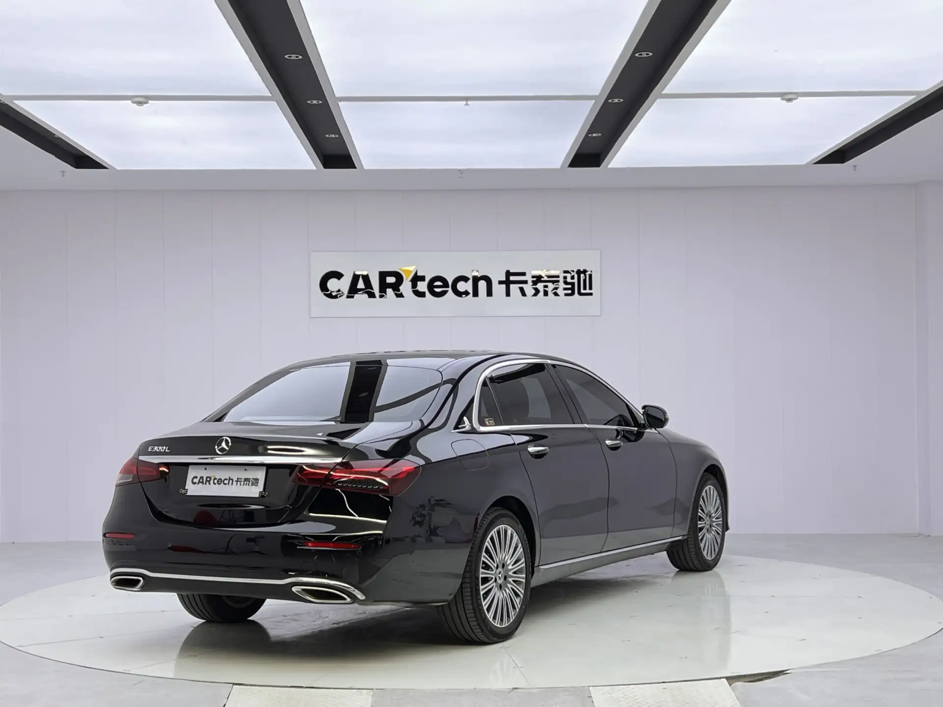 Mercedes-Benz E 300 L, 2023 все фото