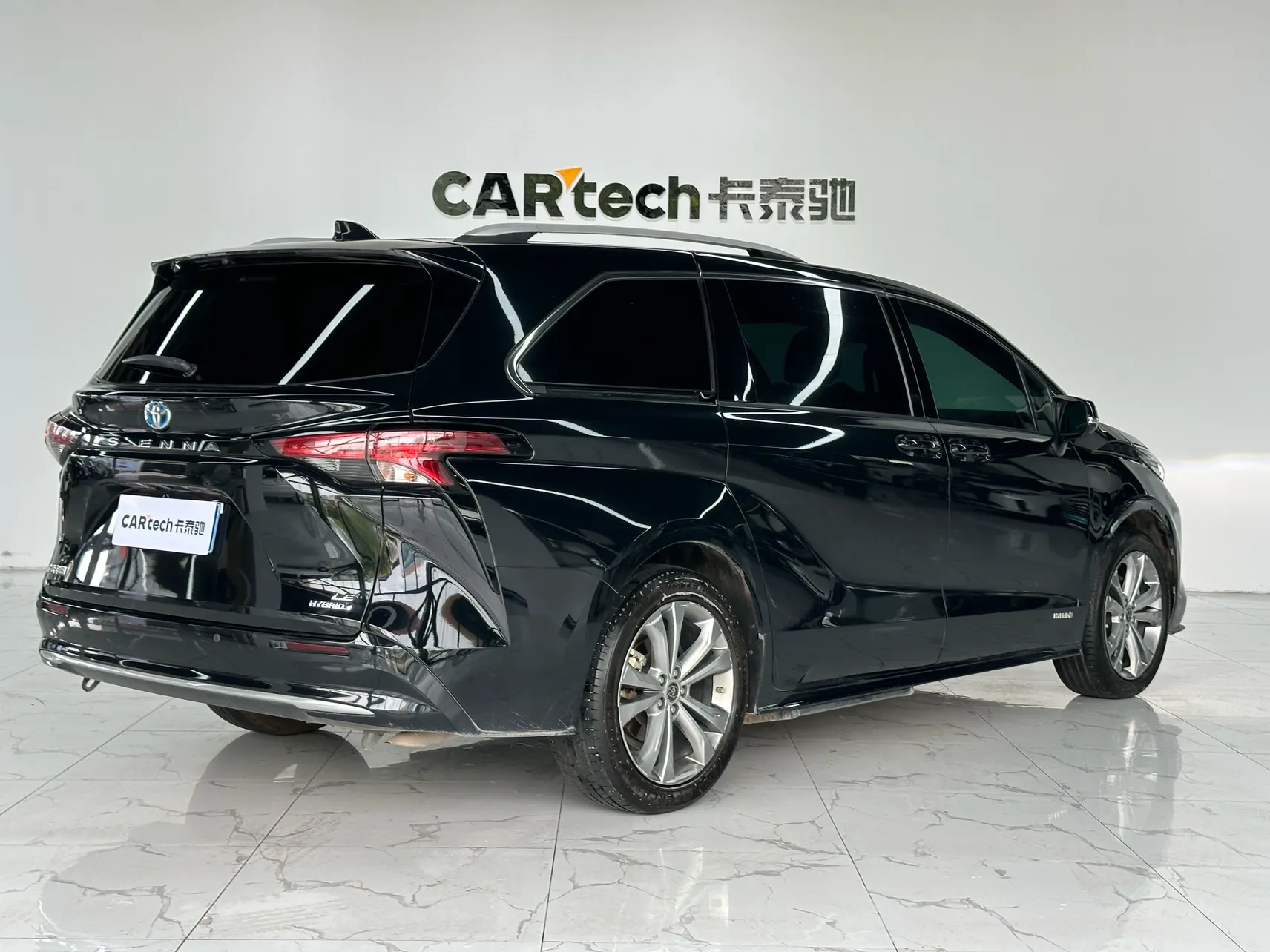 Toyota Sienna, 2022 все фото
