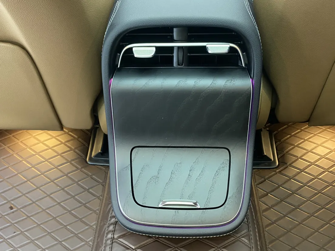 Mercedes-Benz E 350 e, 2025 23