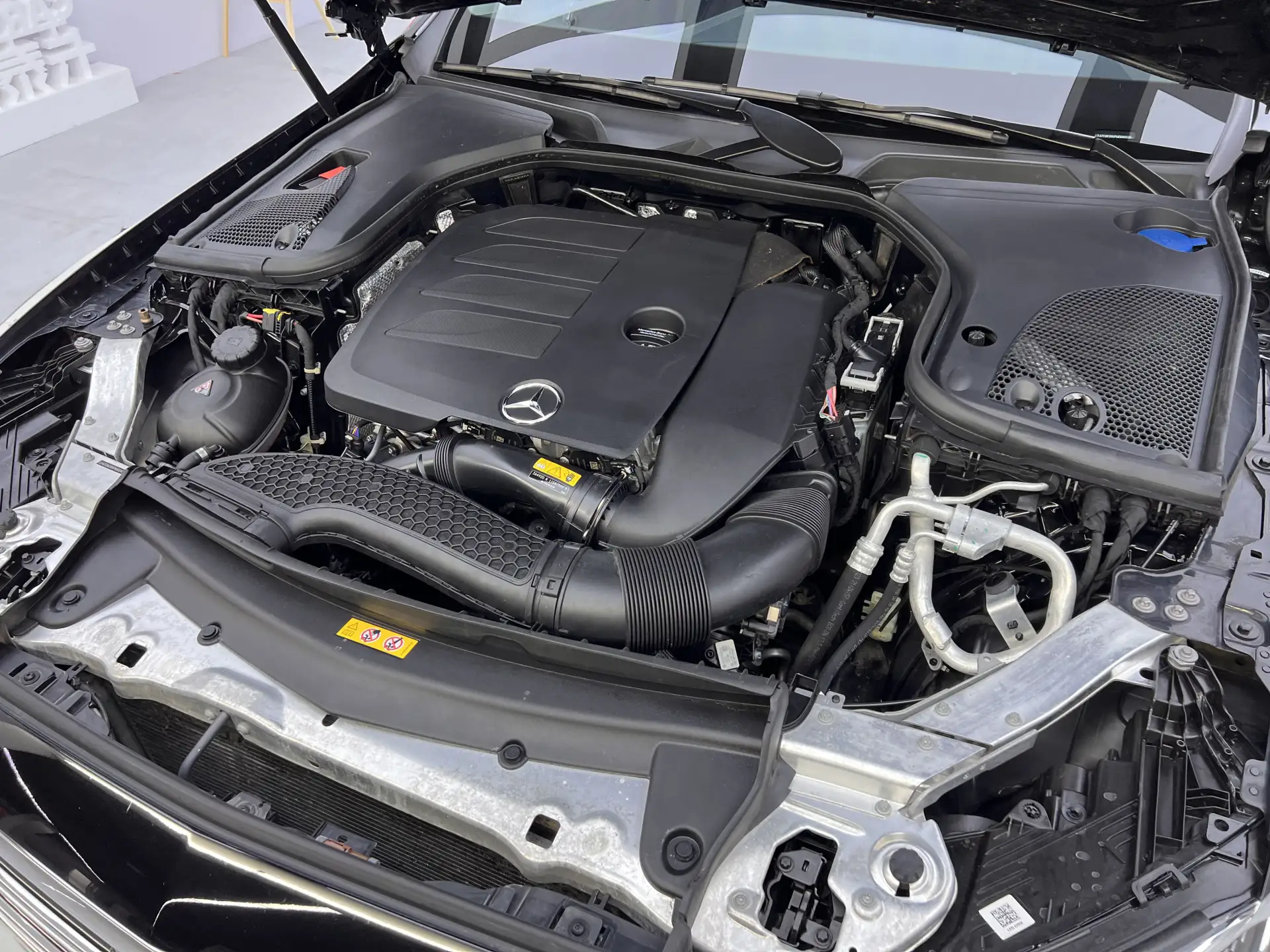 Mercedes-Benz E 300 L, 2023 12