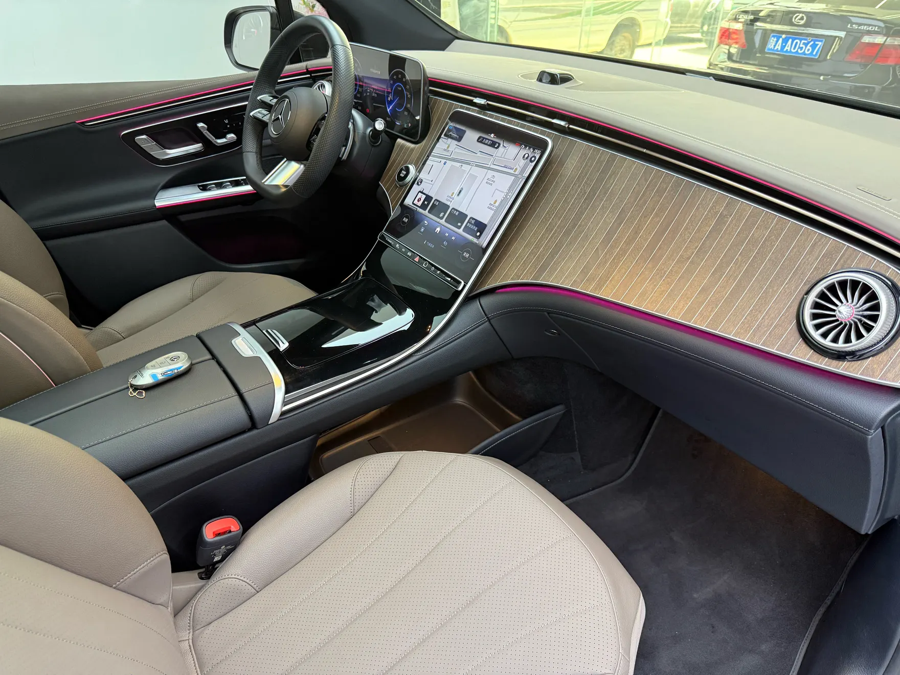 Mercedes-Benz EQE, 2025 16
