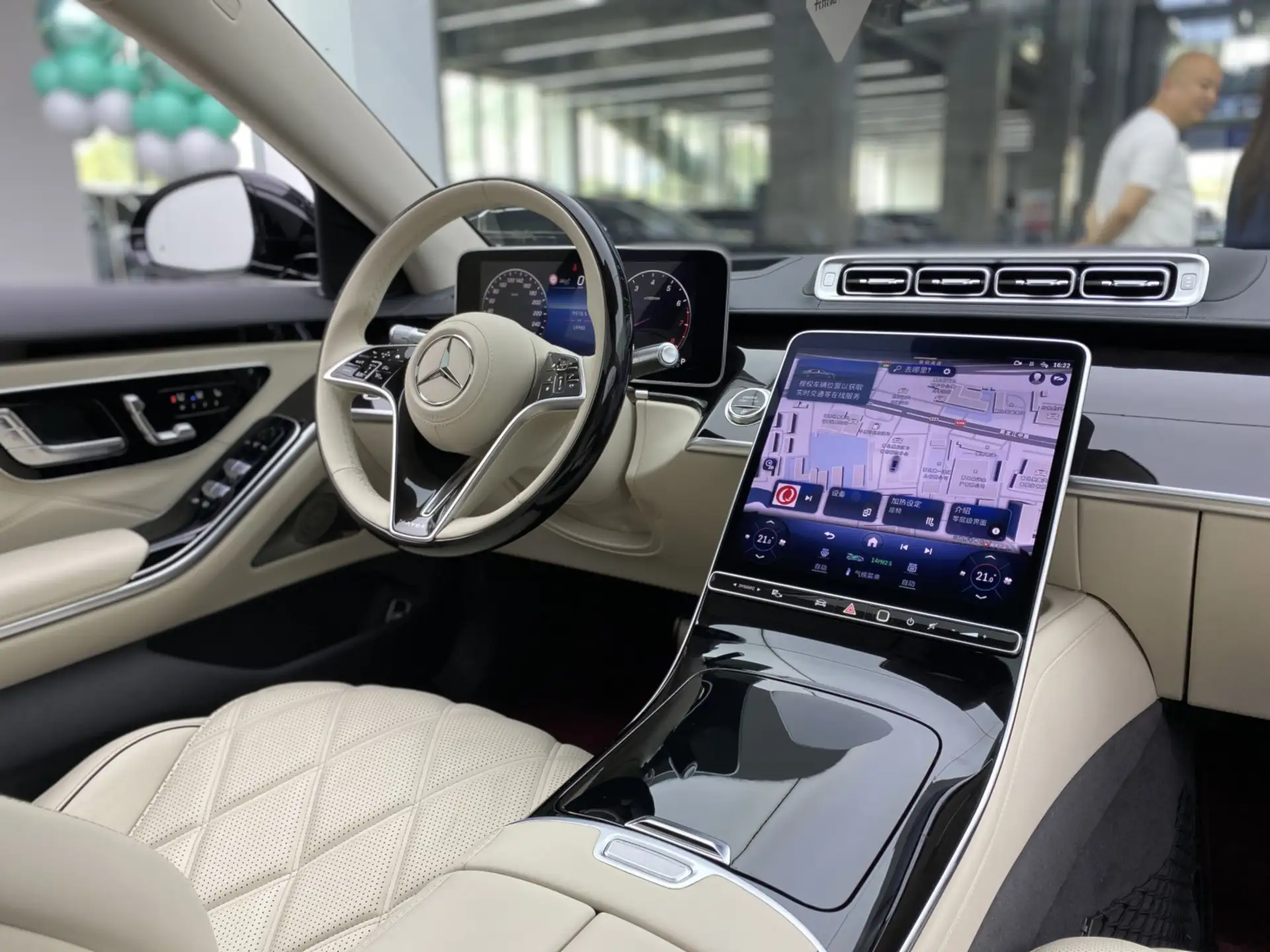 Mercedes-Benz S 480 4MATIC, 2024 15