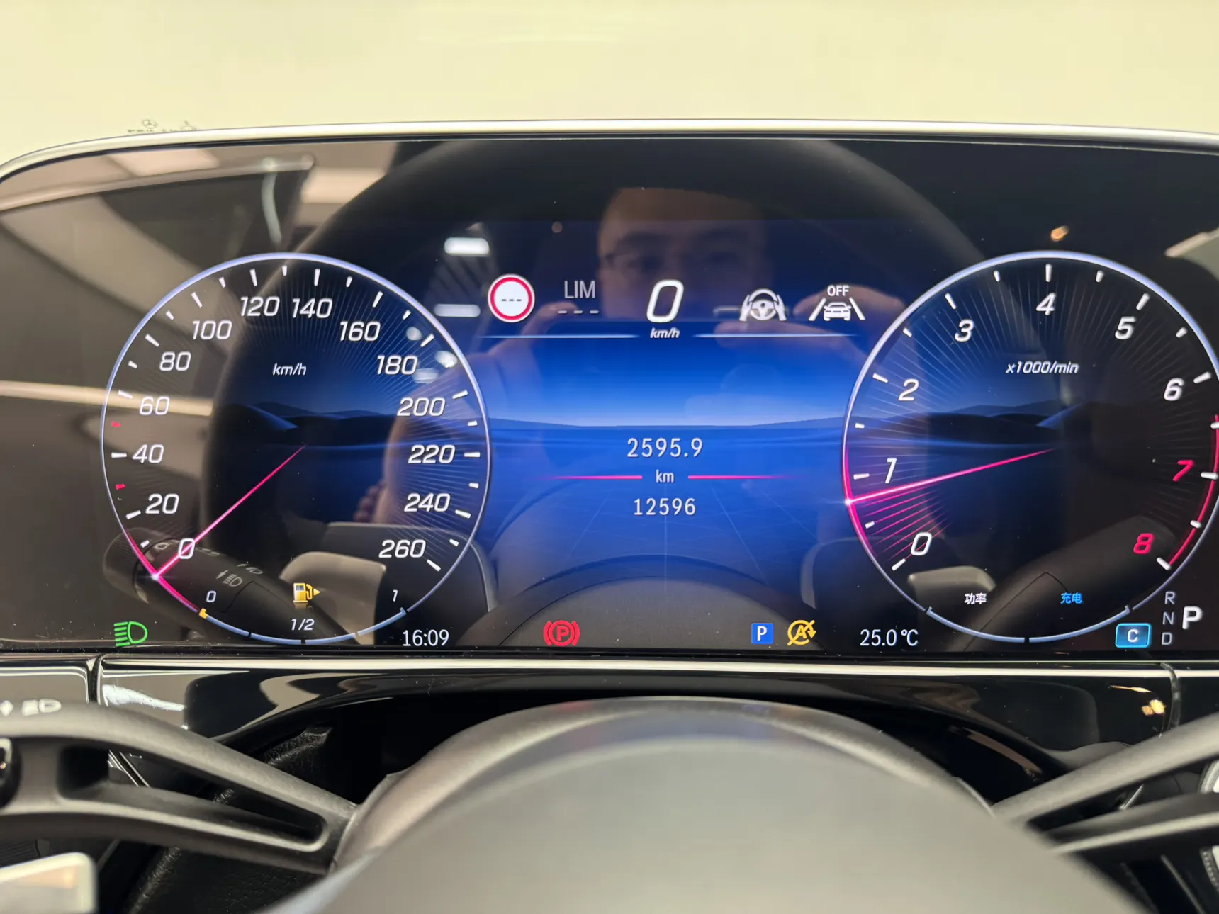 Mercedes-Benz E 300 L, 2025 14