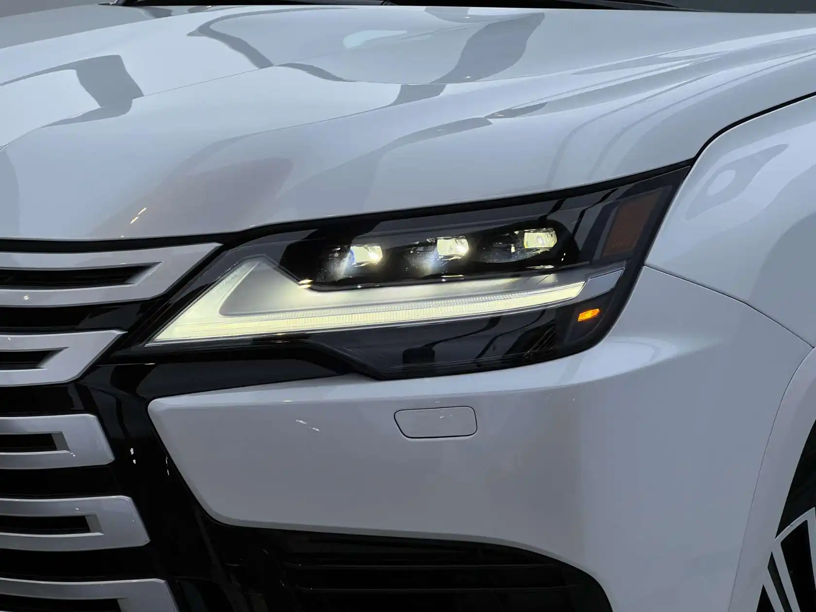 Lexus LX 600, 2025 все фото