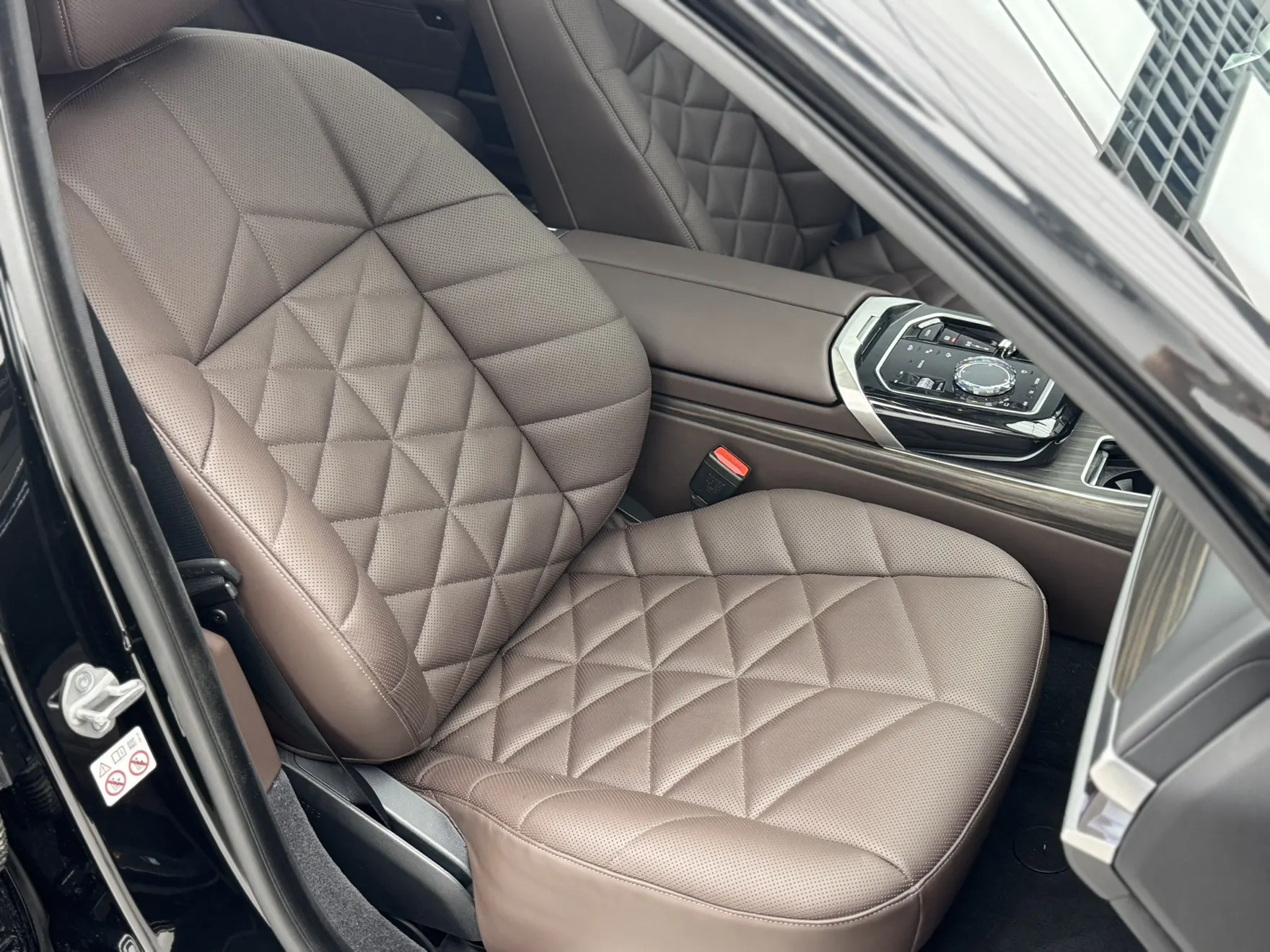 BMW i7, 2025 21