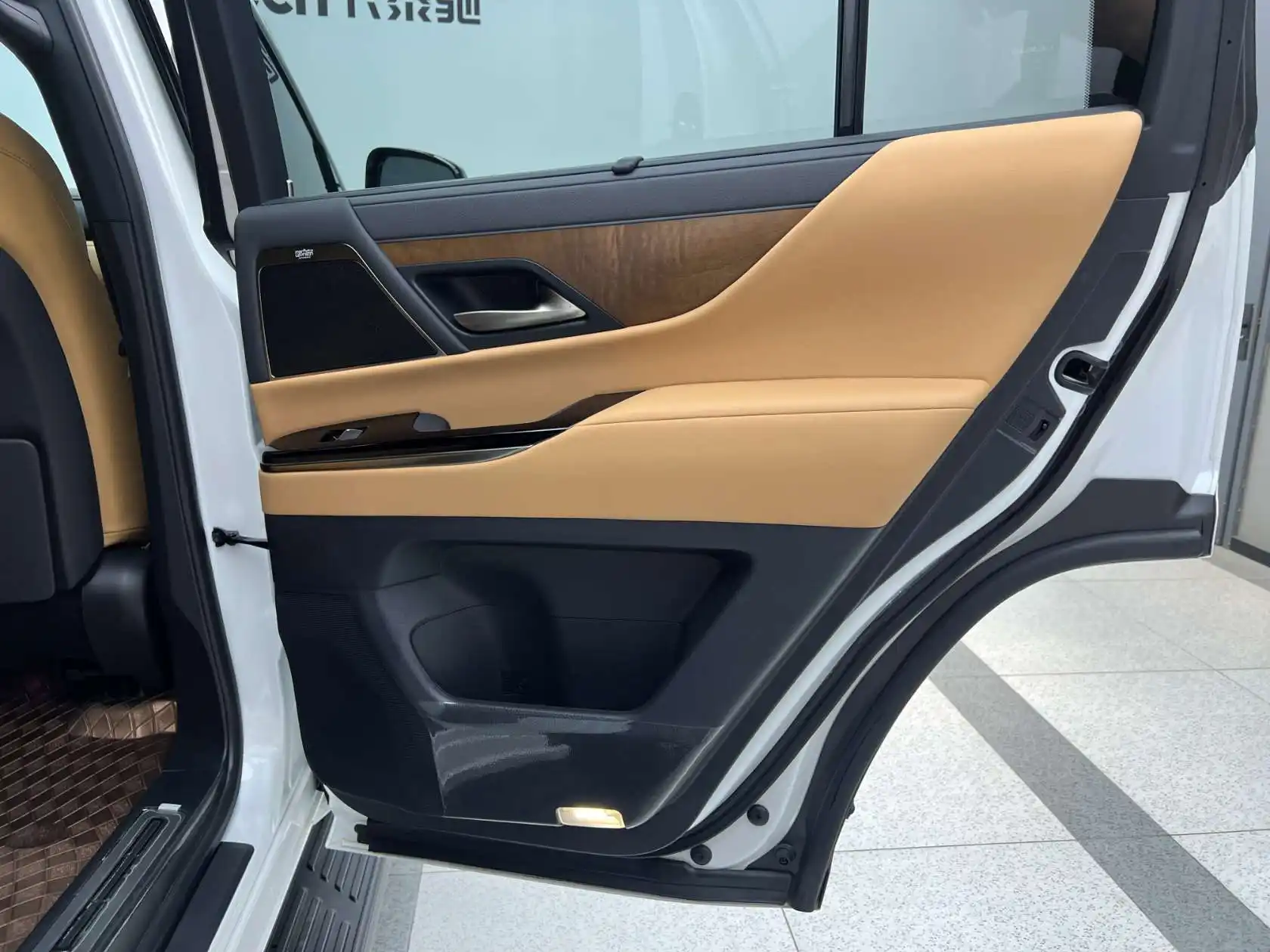 Lexus LX 600, 2025 17
