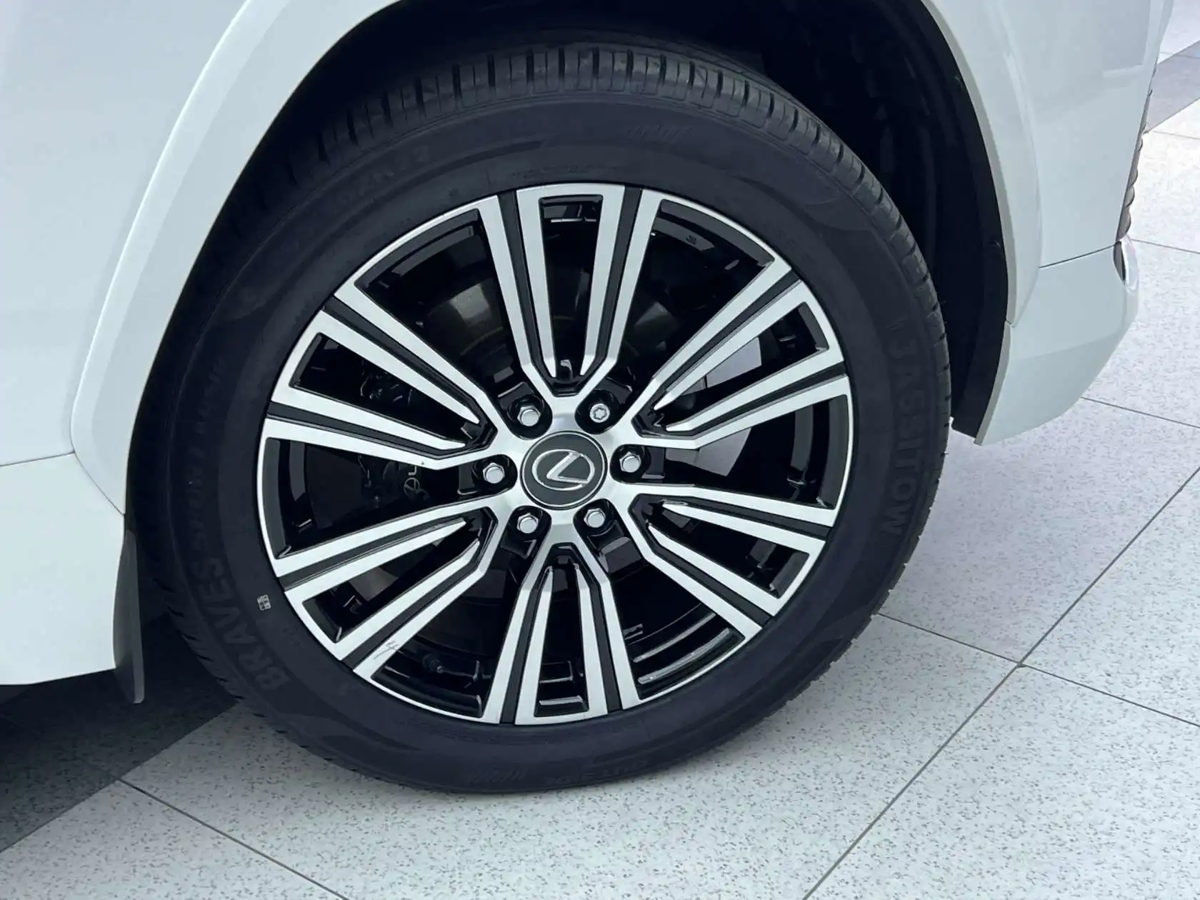 Lexus LX 600, 2025 33