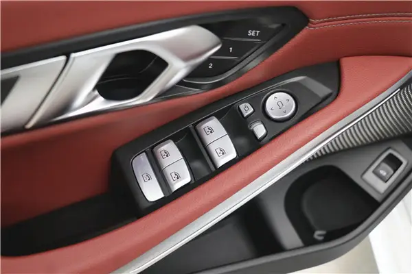 BMW 325Li, 2025 11