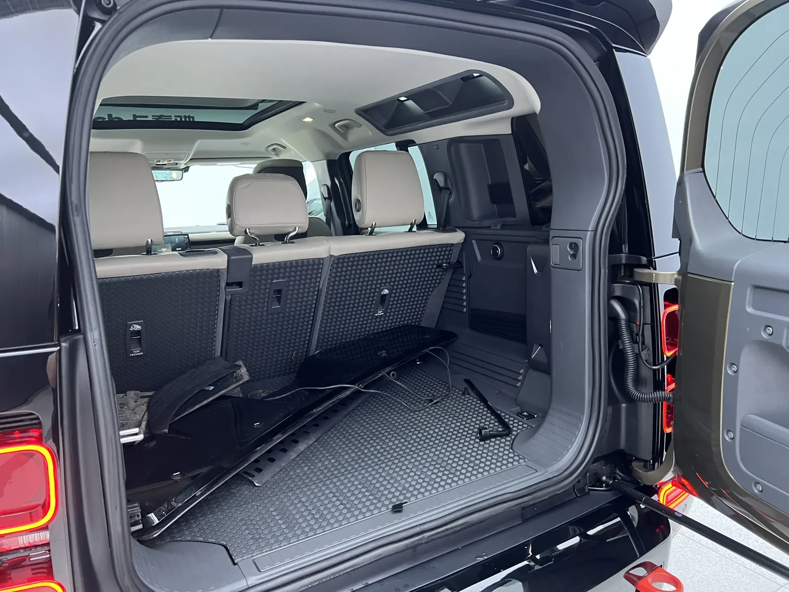 Land Rover Defender, 2020 30