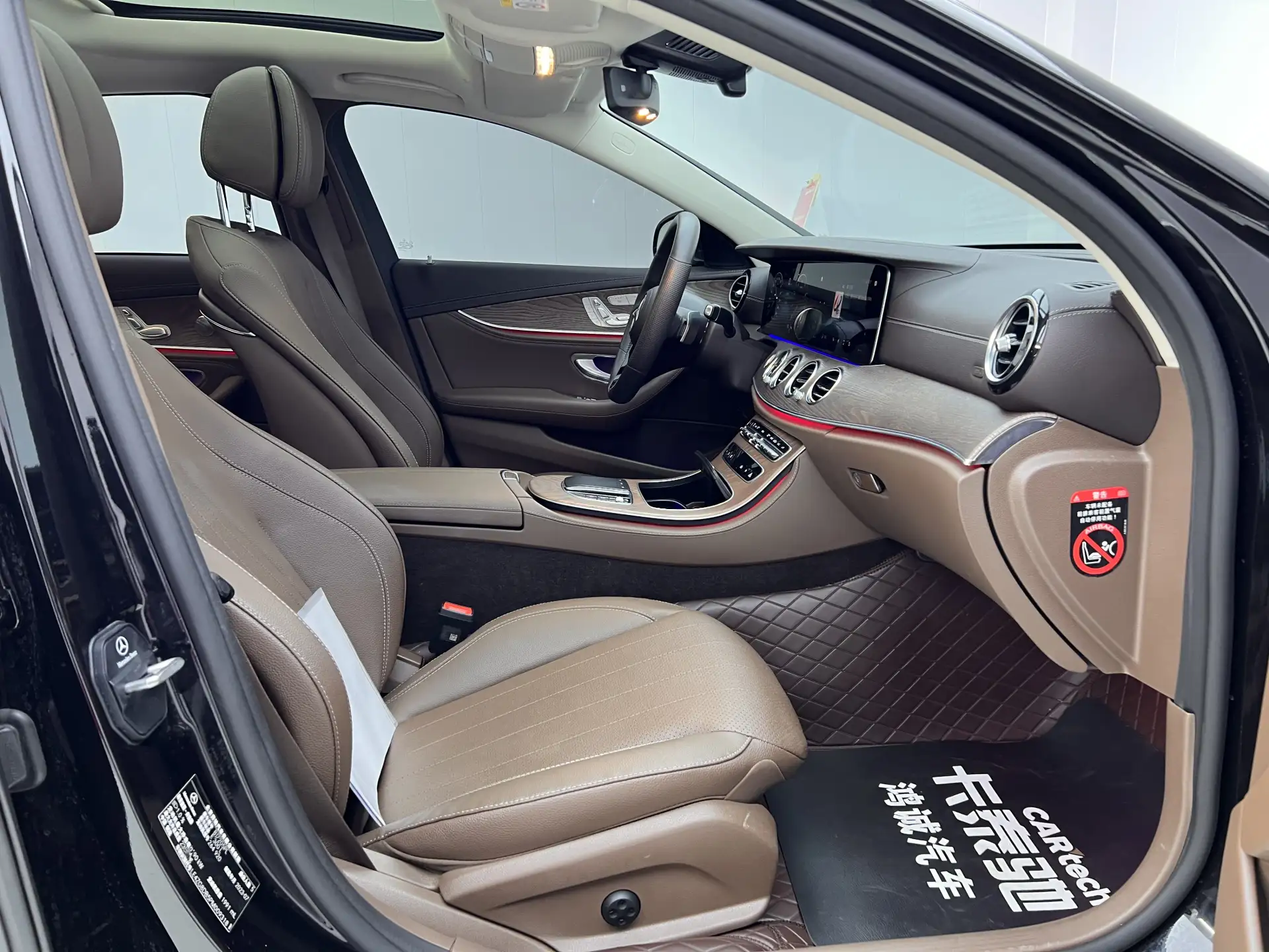 Mercedes-Benz E 300 L, 2023 19