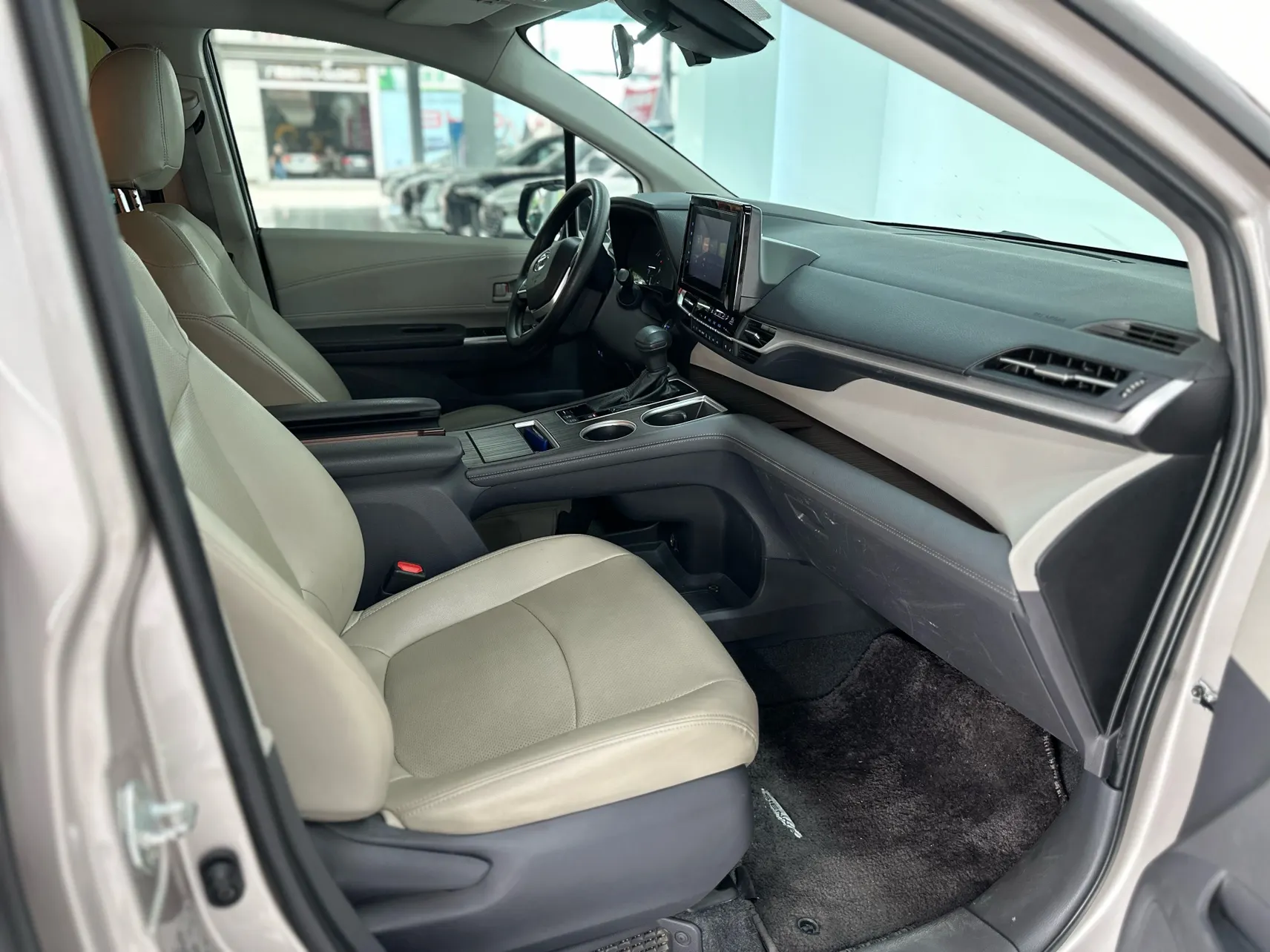 Toyota Sienna, 2022 19