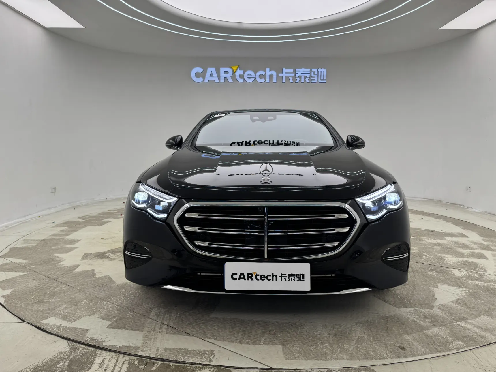 Mercedes-Benz E 300 L, 2025 11