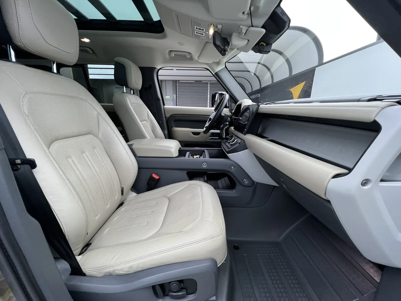 Land Rover Defender, 2020 19