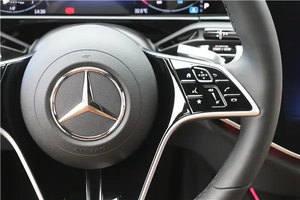Mercedes-Benz E 300 L, 2026 18