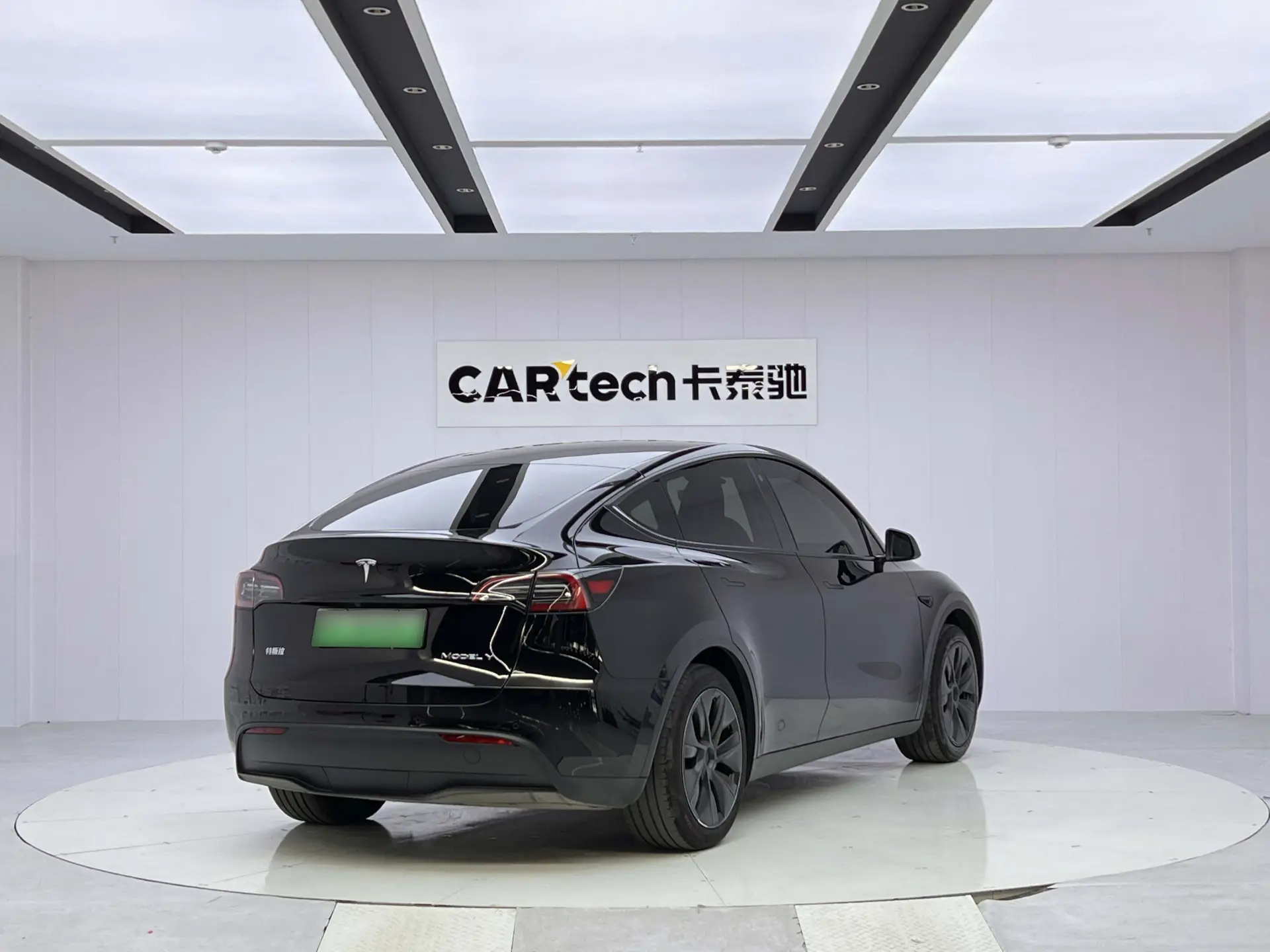 Tesla Model Y, 2023 все фото