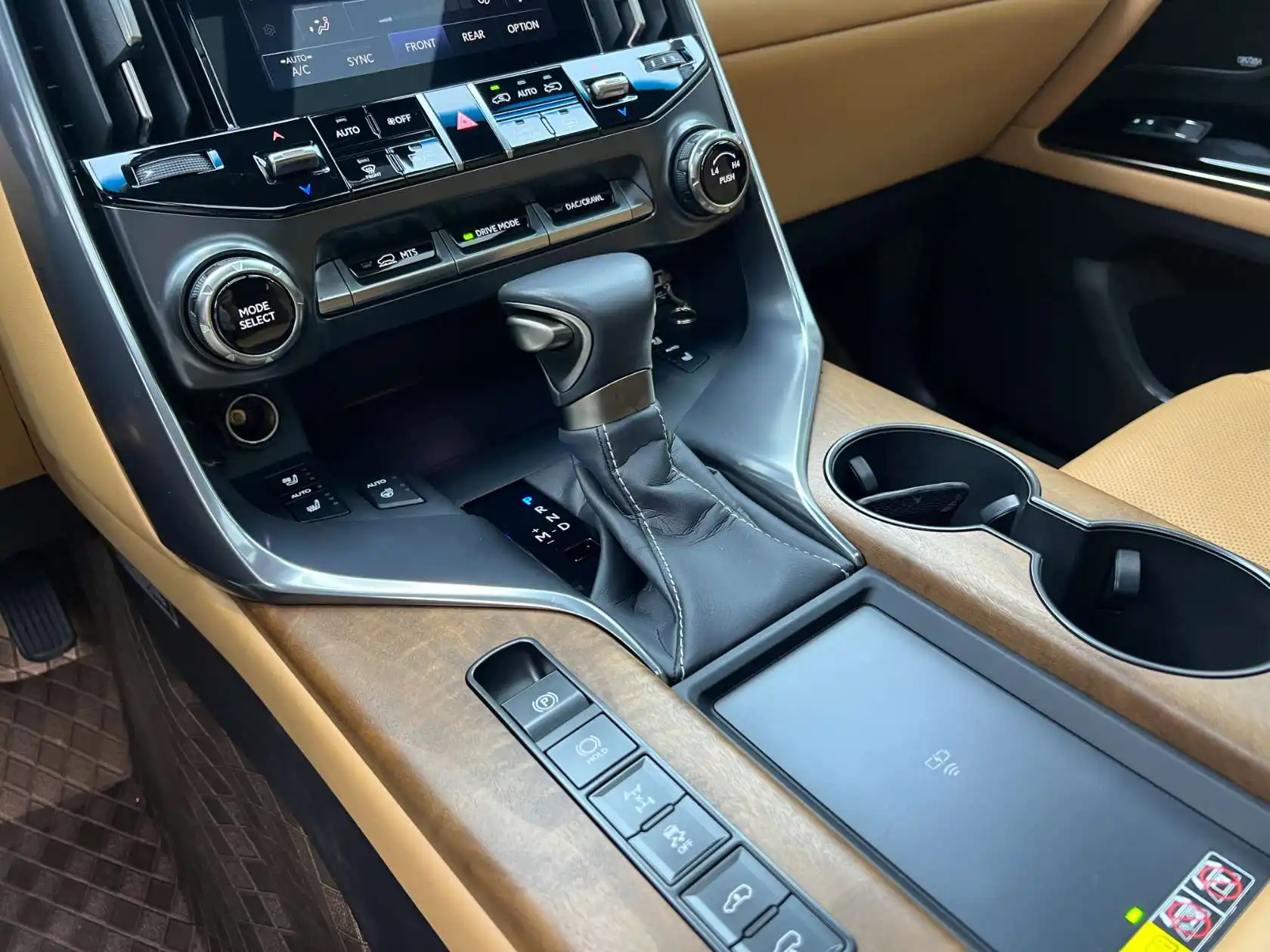 Lexus LX 600, 2025 9
