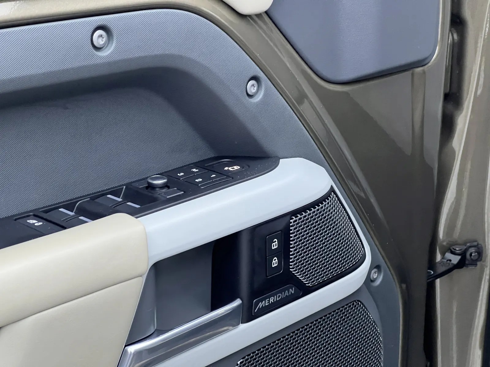 Land Rover Defender, 2020 12