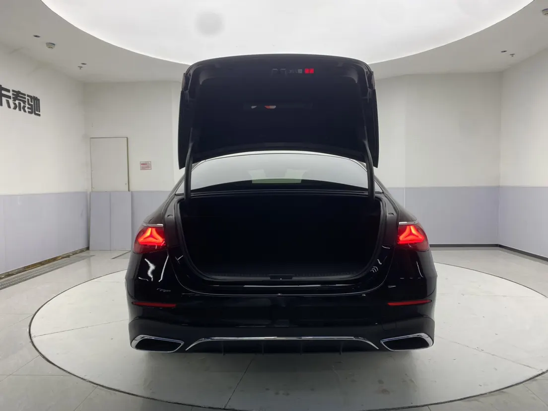 Mercedes-Benz E 350 e, 2025 31
