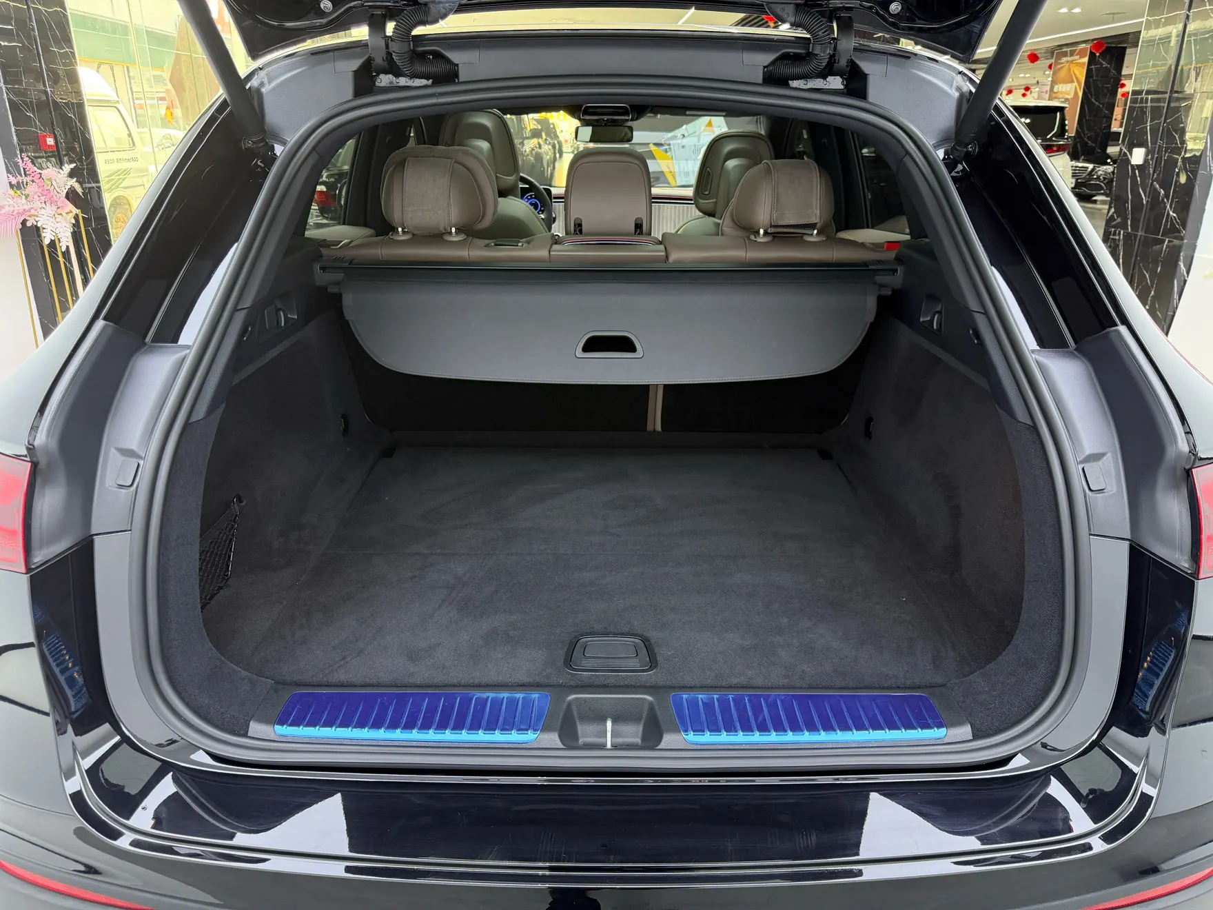 Mercedes-Benz EQE, 2025 12