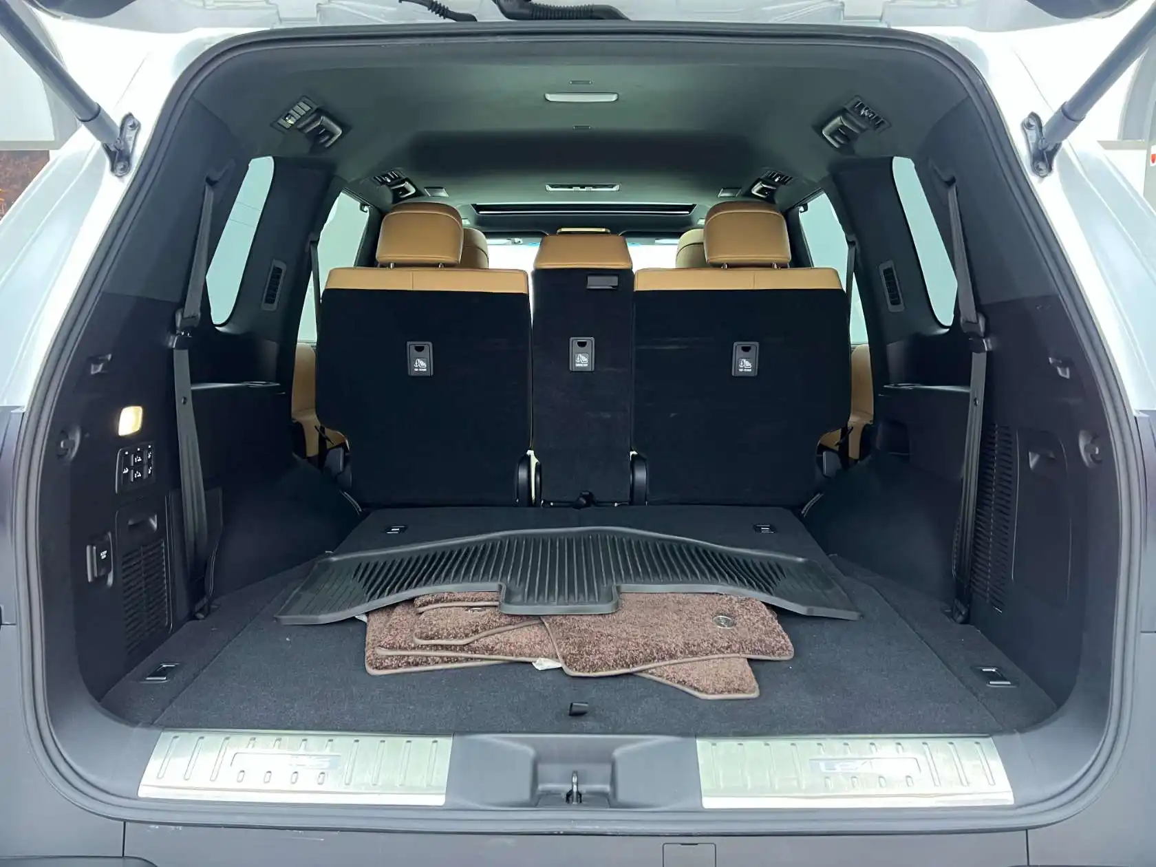 Lexus LX 600, 2025 28