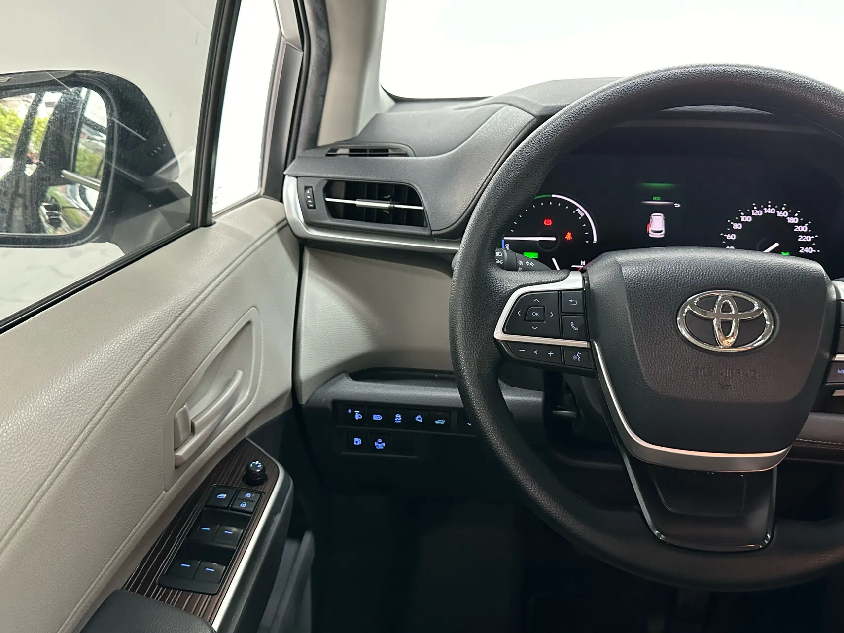 Toyota Sienna, 2022 25