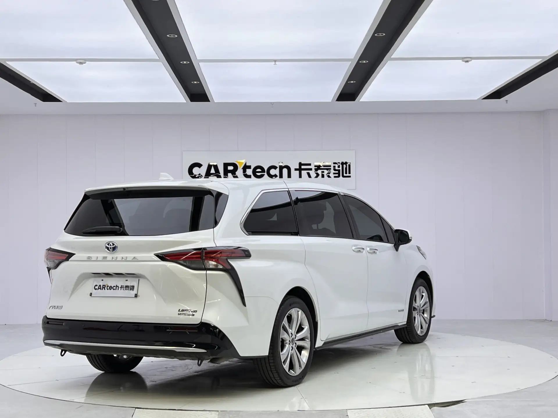 Toyota Sienna, 2024 все фото